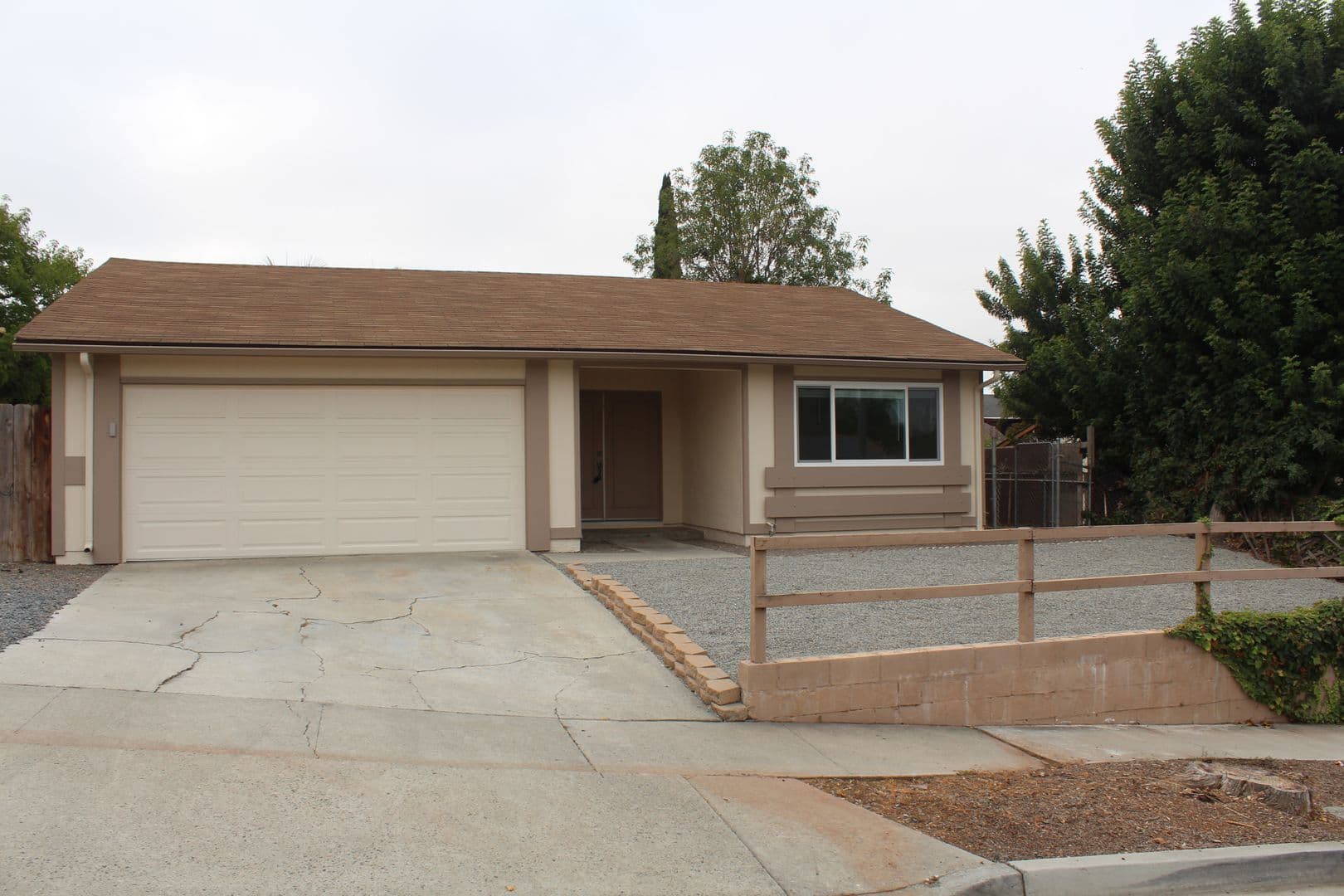 Vista House: 331 Rebecca Avenue