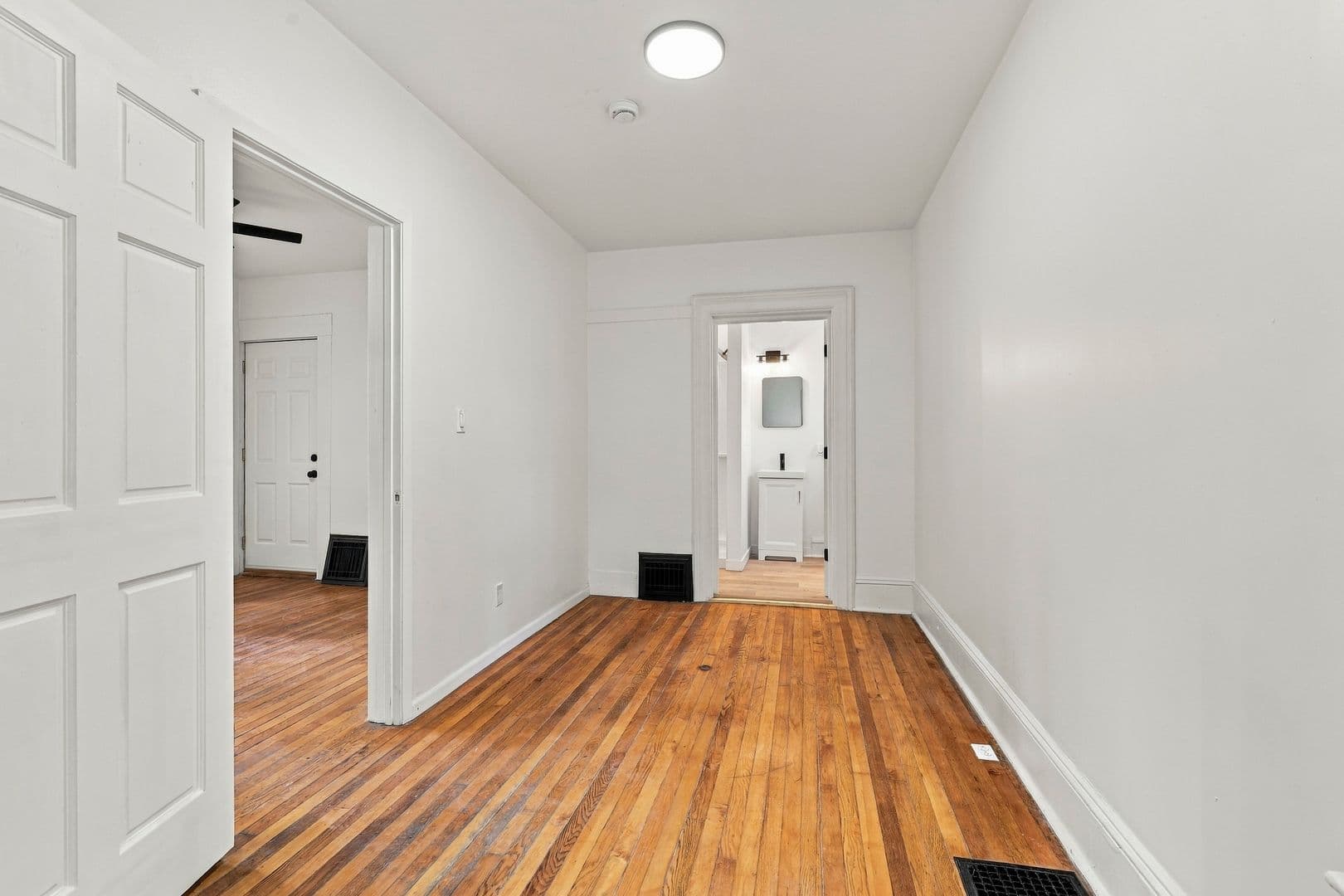Oshkosh Apartment: 584 Mount Vernon Street