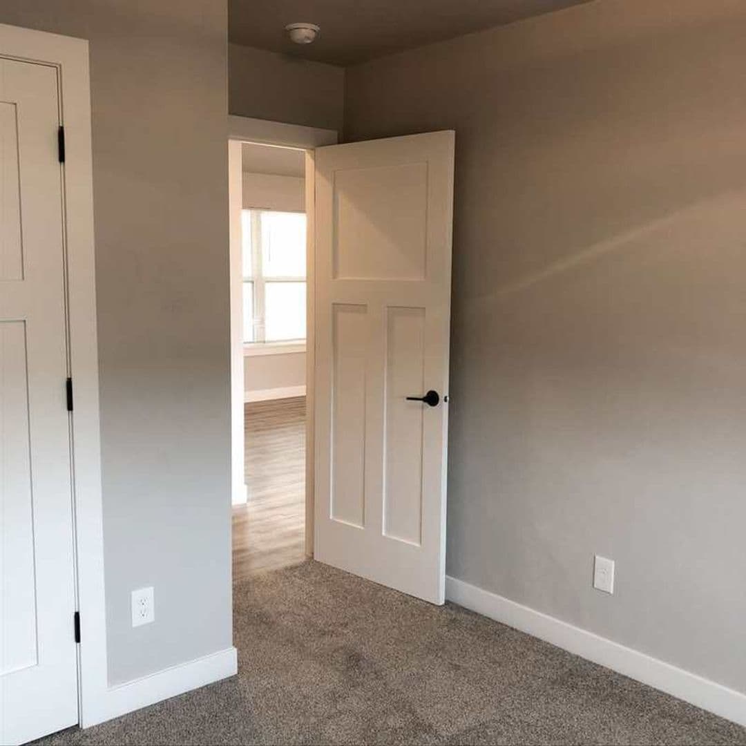 Wrightstown Apartment: 449 Longwood Lane