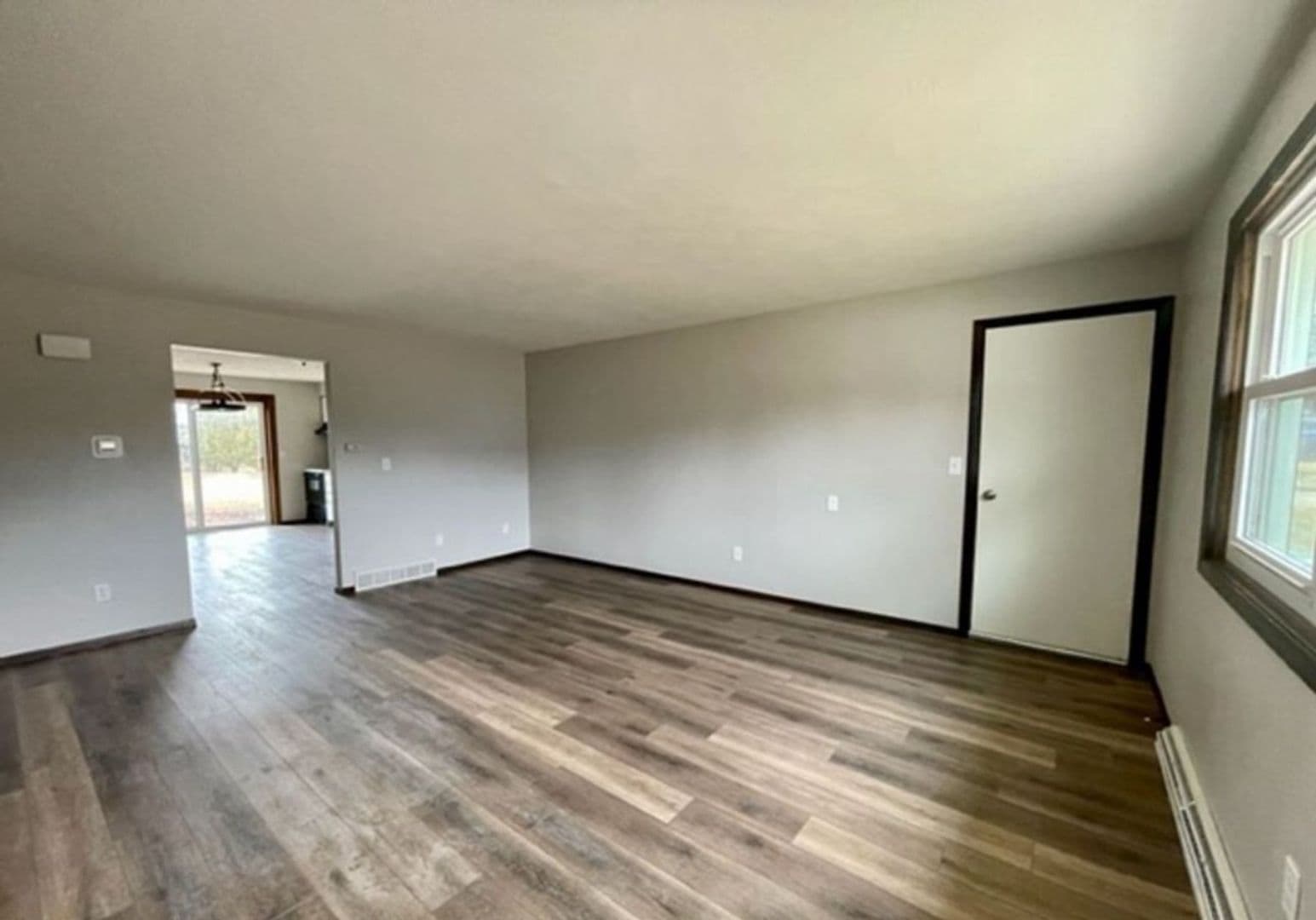 Appleton Apartment: 1352 W. Hiawatha Drive