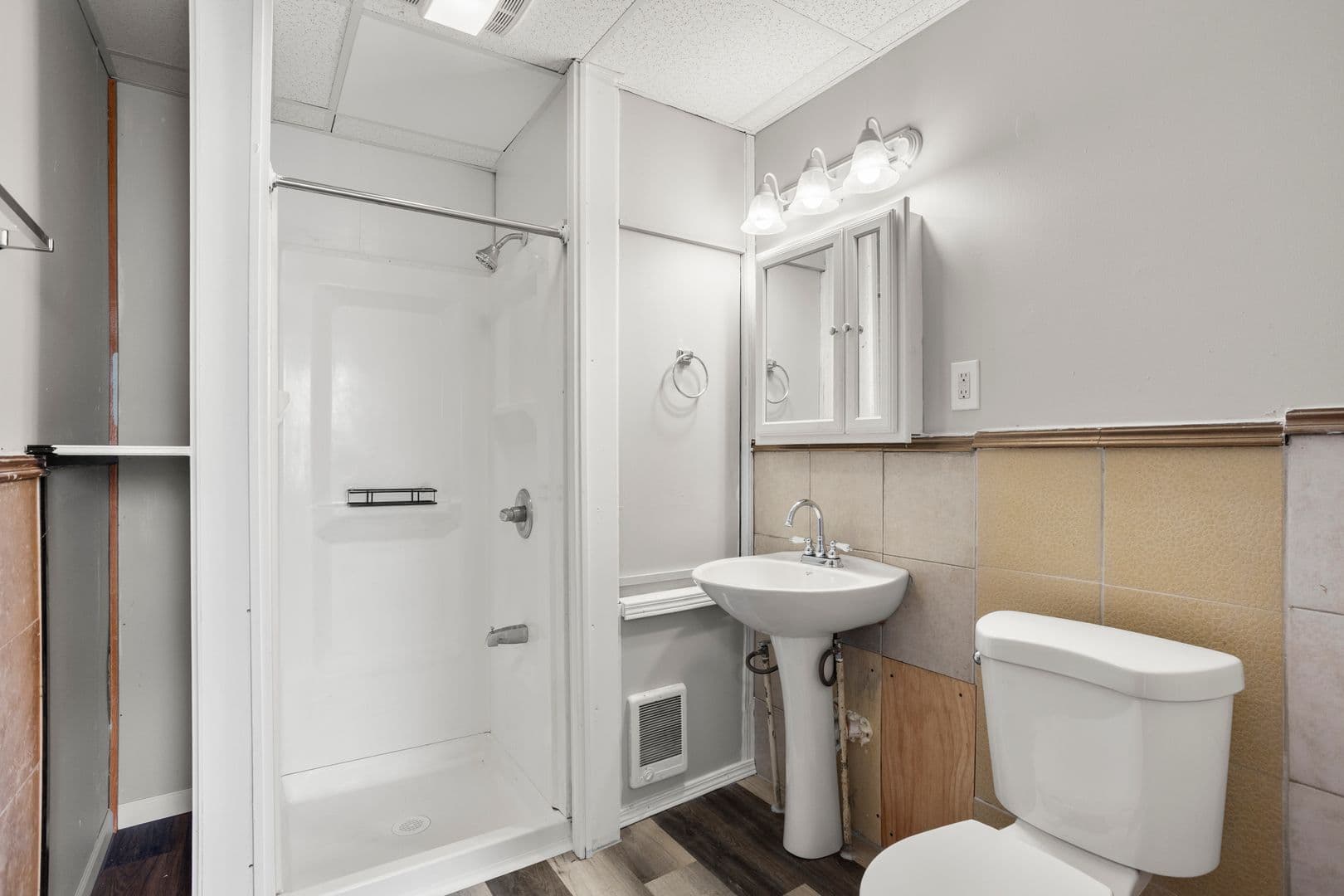 Green Bay Apartment: 1100 N. Van Buren Street