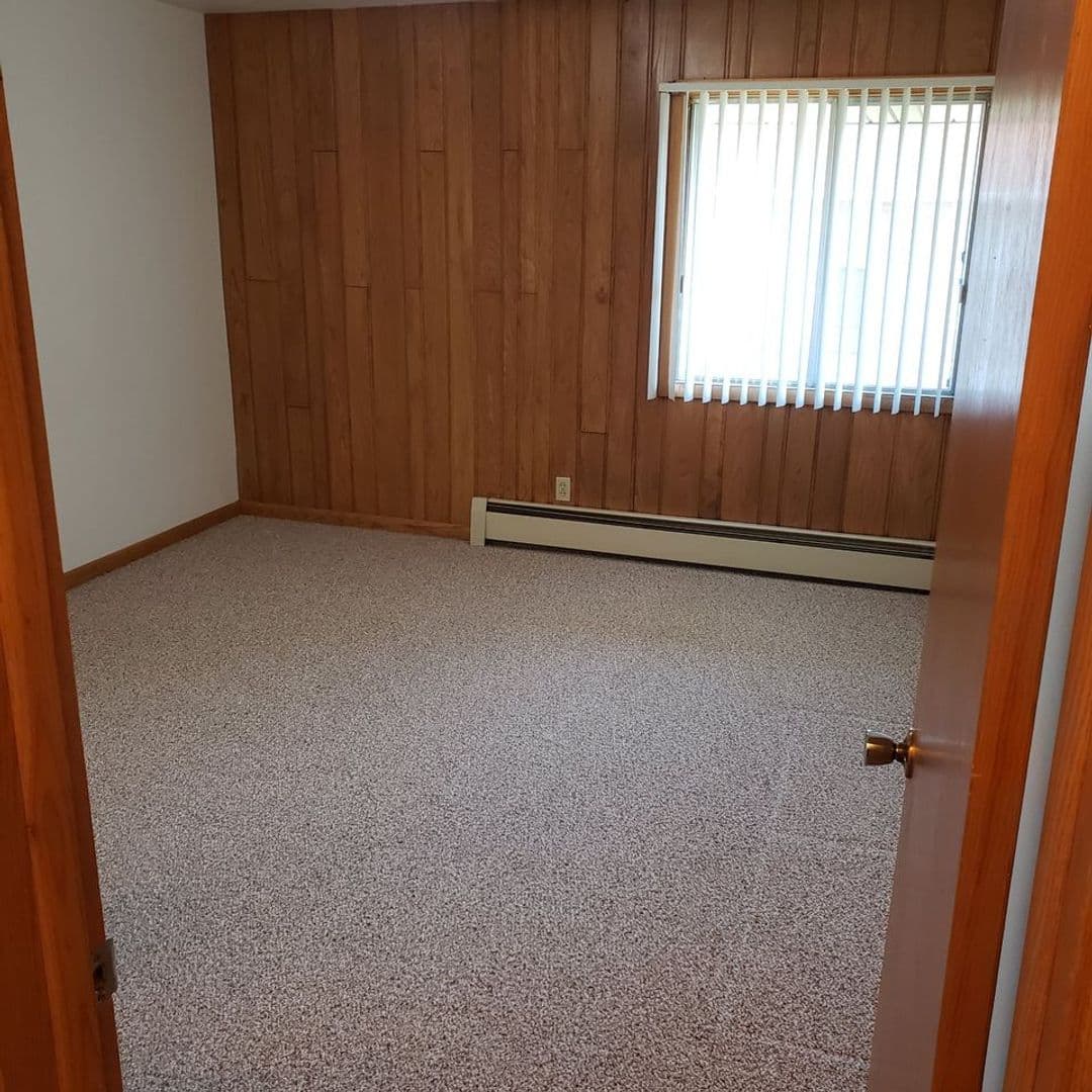 Stevens Point Apartment: 1609 Fourth Avenue