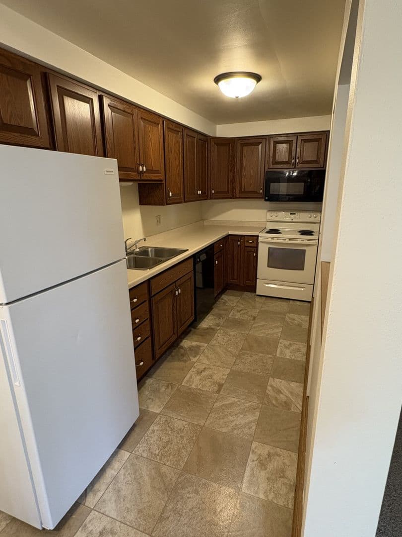 Stevens Point Apartment: 1609 Fourth Avenue
