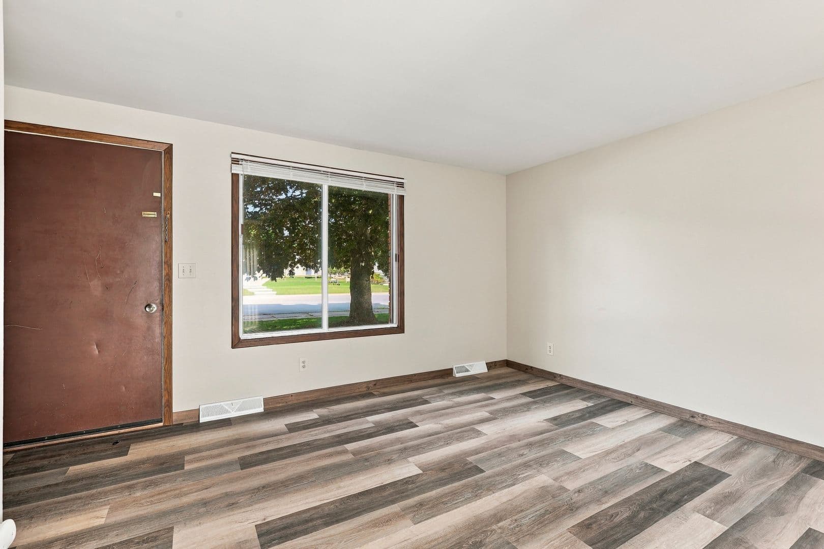 Two Rivers Apartment: 3727 Parkway Boulevard