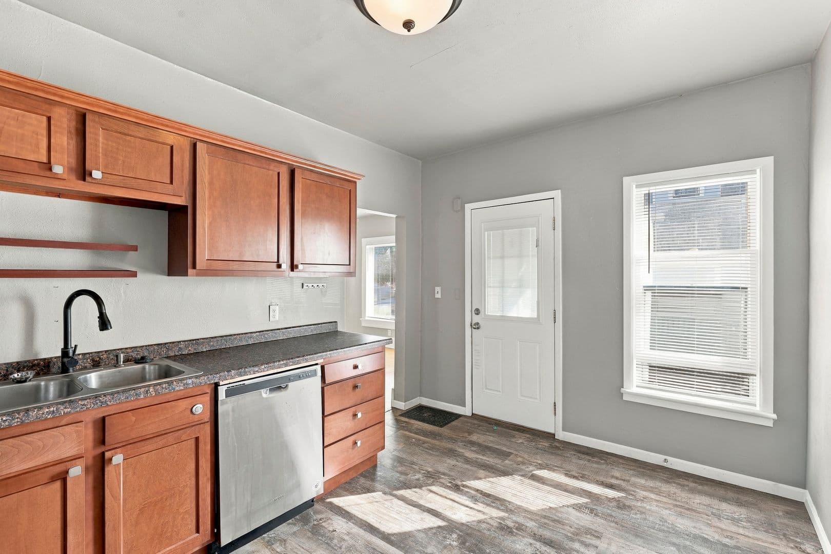 Oshkosh House: 333 Saratoga Avenue