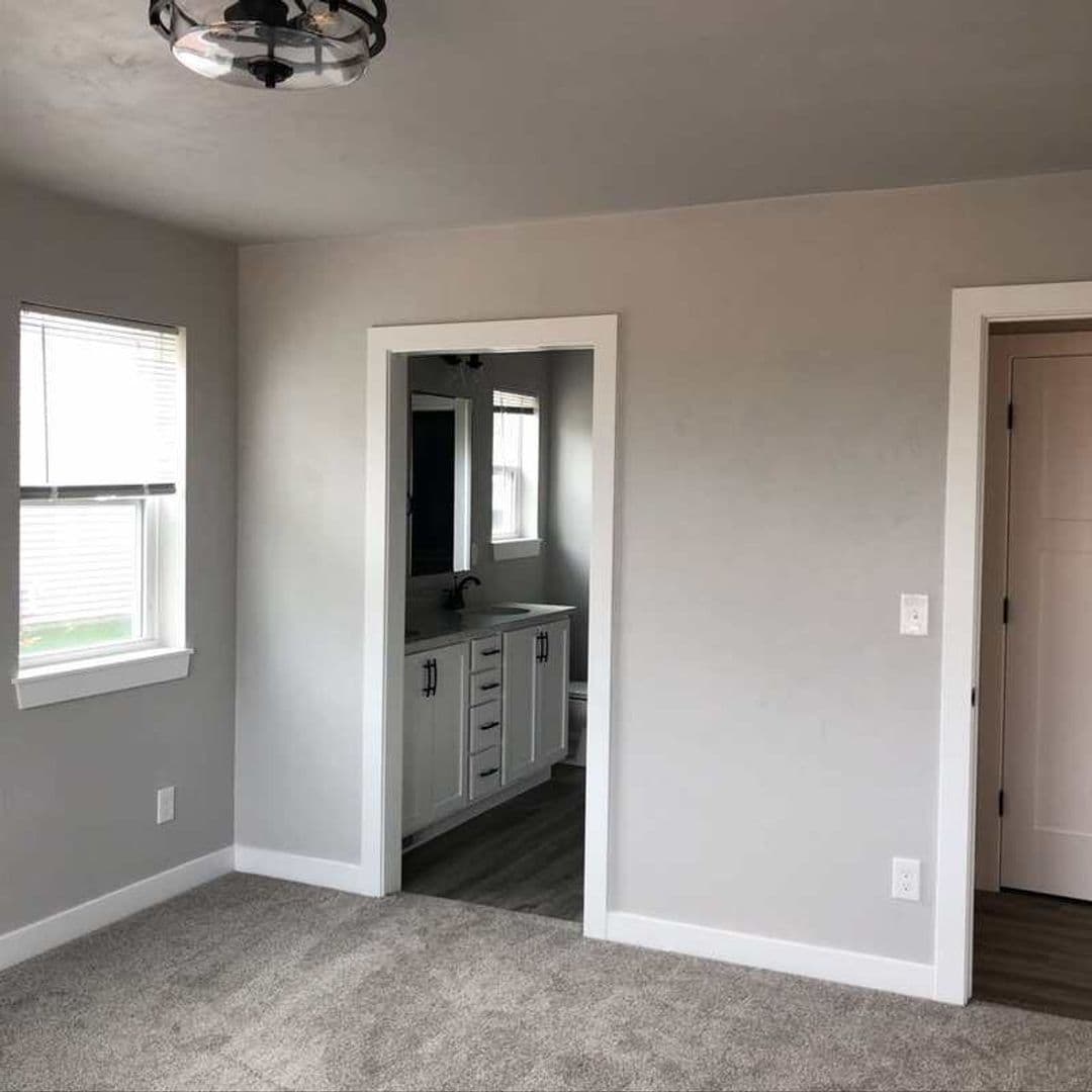 Wrightstown Apartment: 449 Longwood Lane
