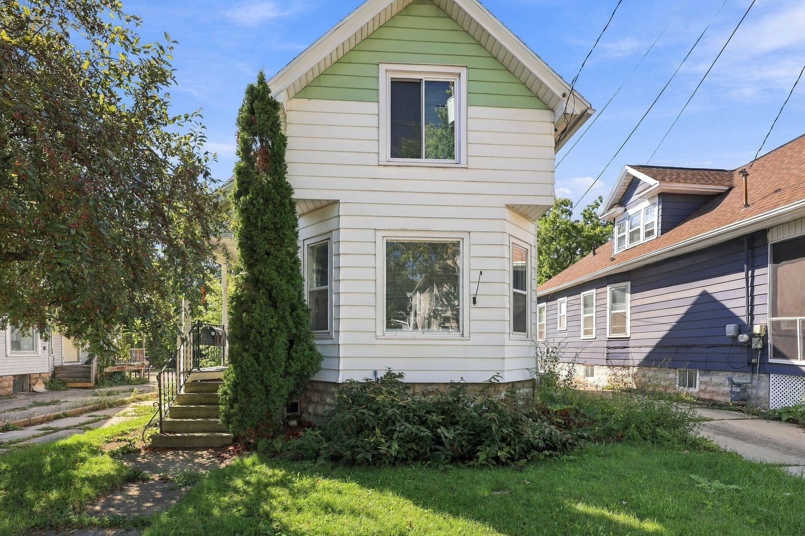 Oshkosh House: 333 Saratoga Avenue