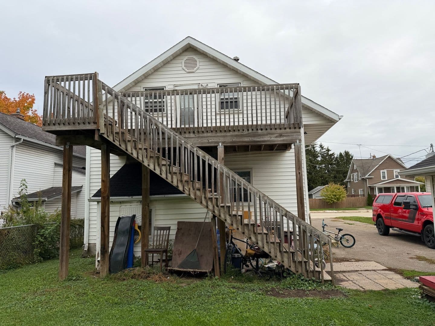 Oshkosh Apartment: 841/843 W. 9th Avenue