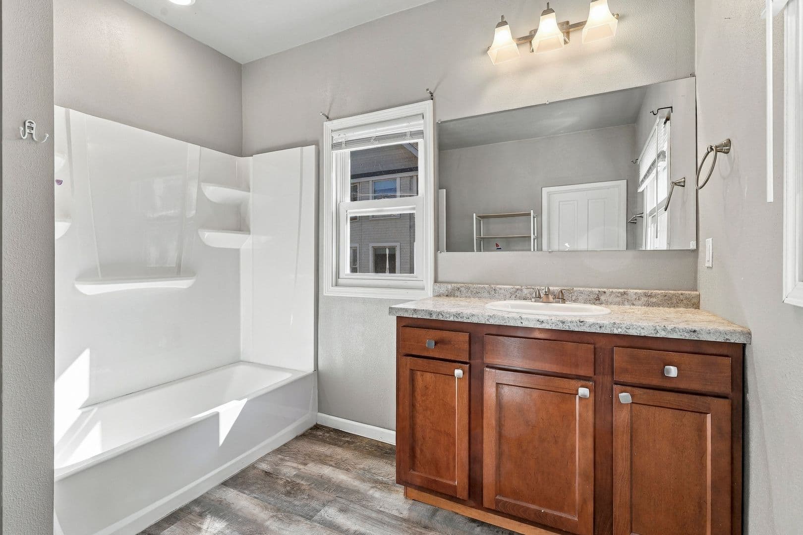 Oshkosh House: 333 Saratoga Avenue