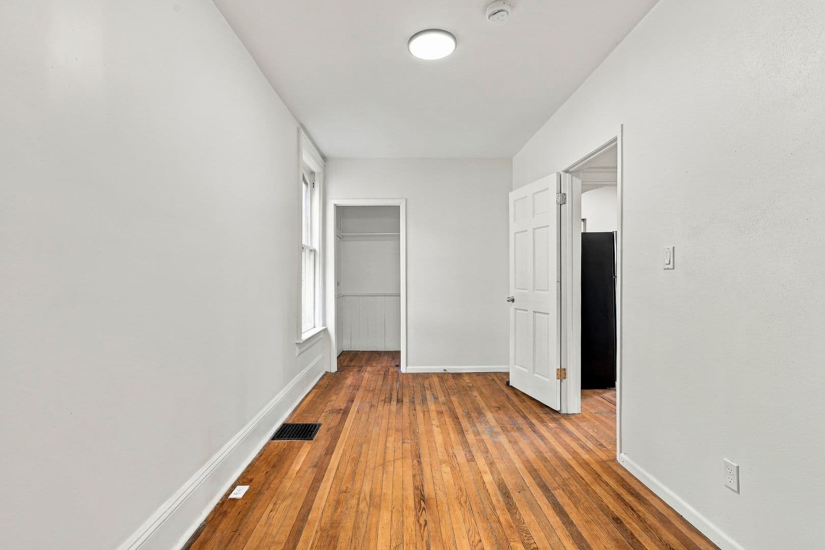 Oshkosh Apartment: 584 Mount Vernon Street