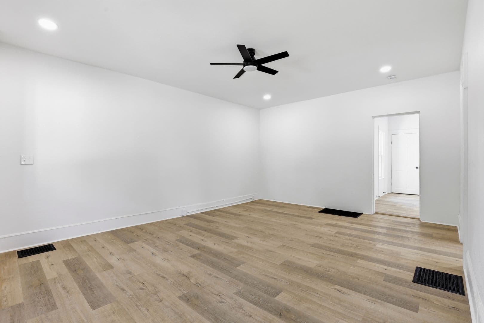 Oshkosh Apartment: 840 Jackson Street