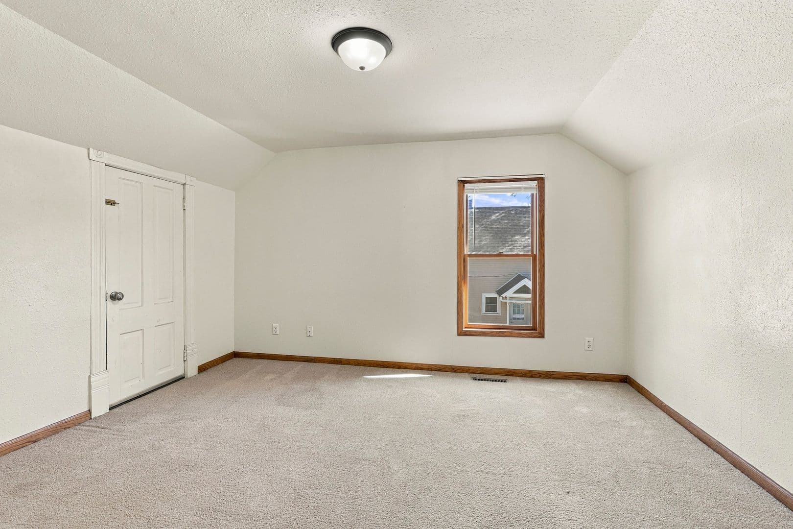 Fond Du Lac Apartment: 28 E. 11th Street