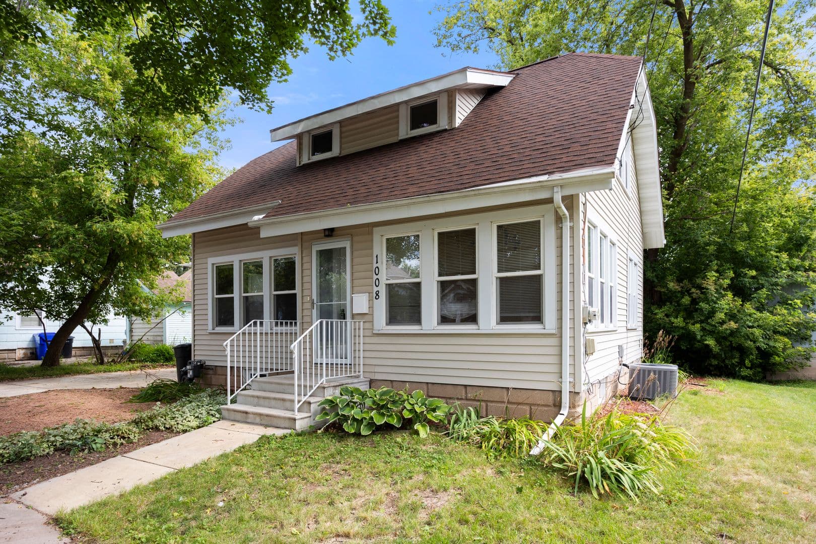 Appleton House: 1008 N. Bennett Street