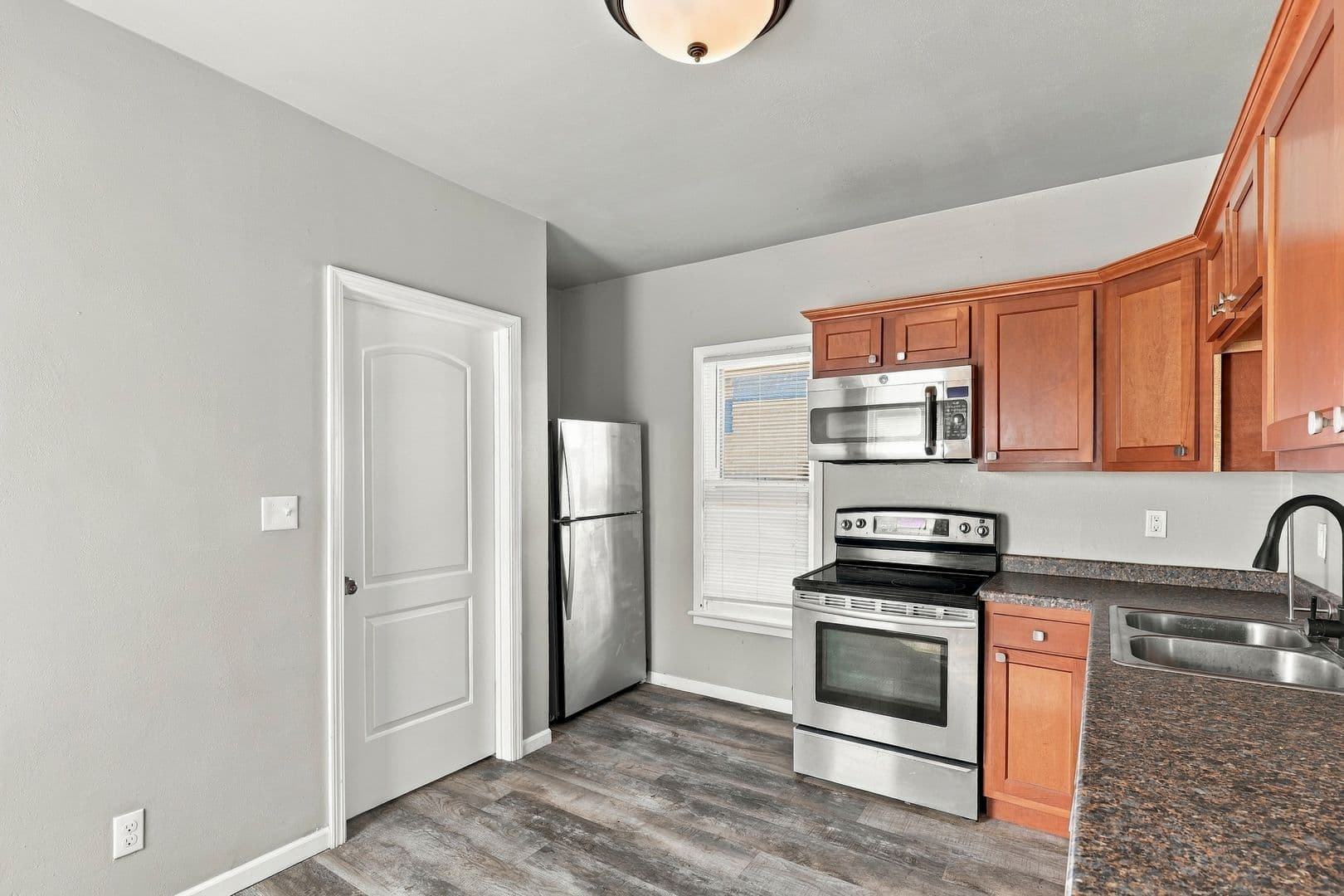 Oshkosh House: 333 Saratoga Avenue