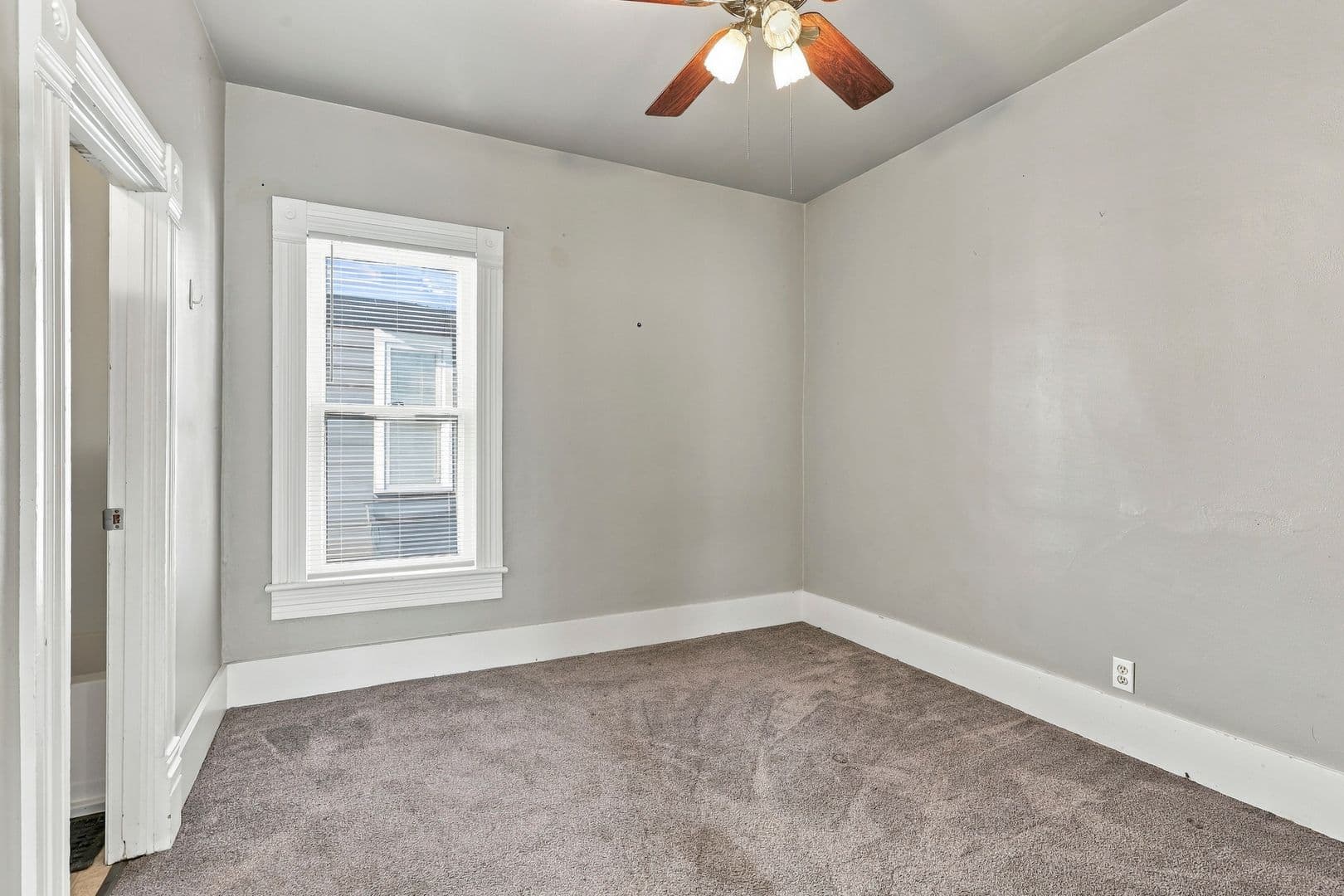 Oshkosh House: 333 Saratoga Avenue