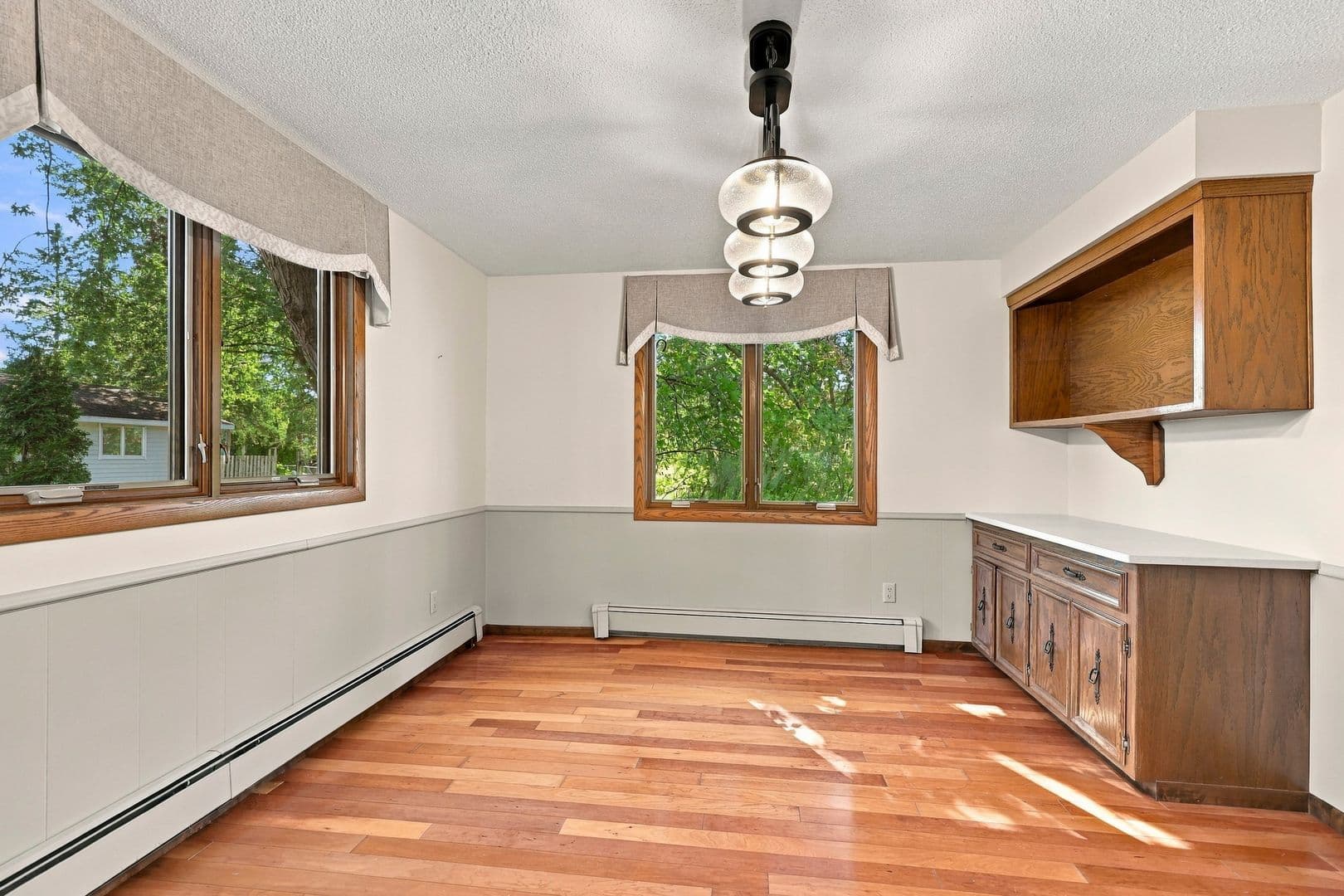 Appleton House: 939 W. Lindbergh Street
