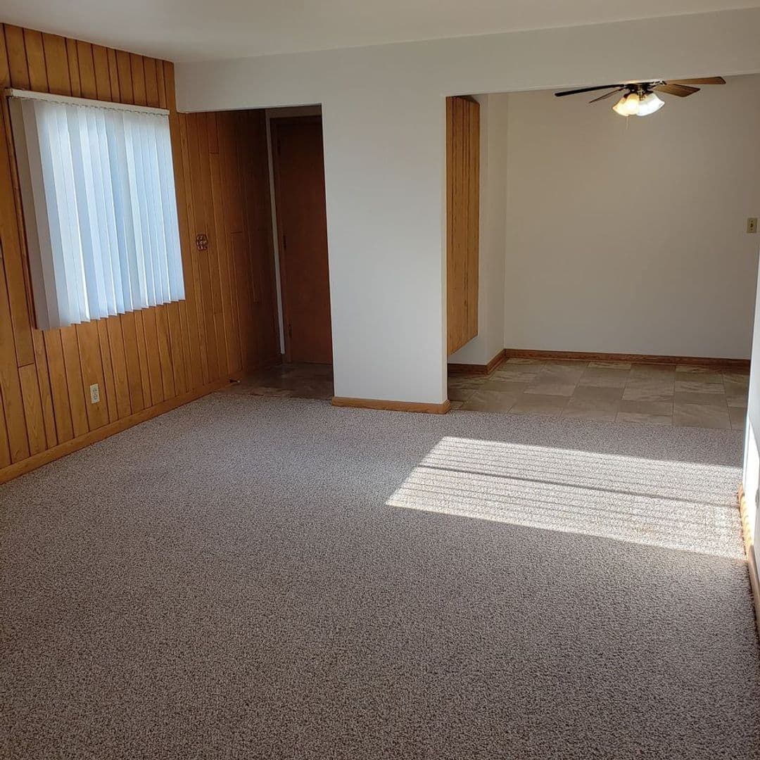 Stevens Point Apartment: 1609 Fourth Avenue