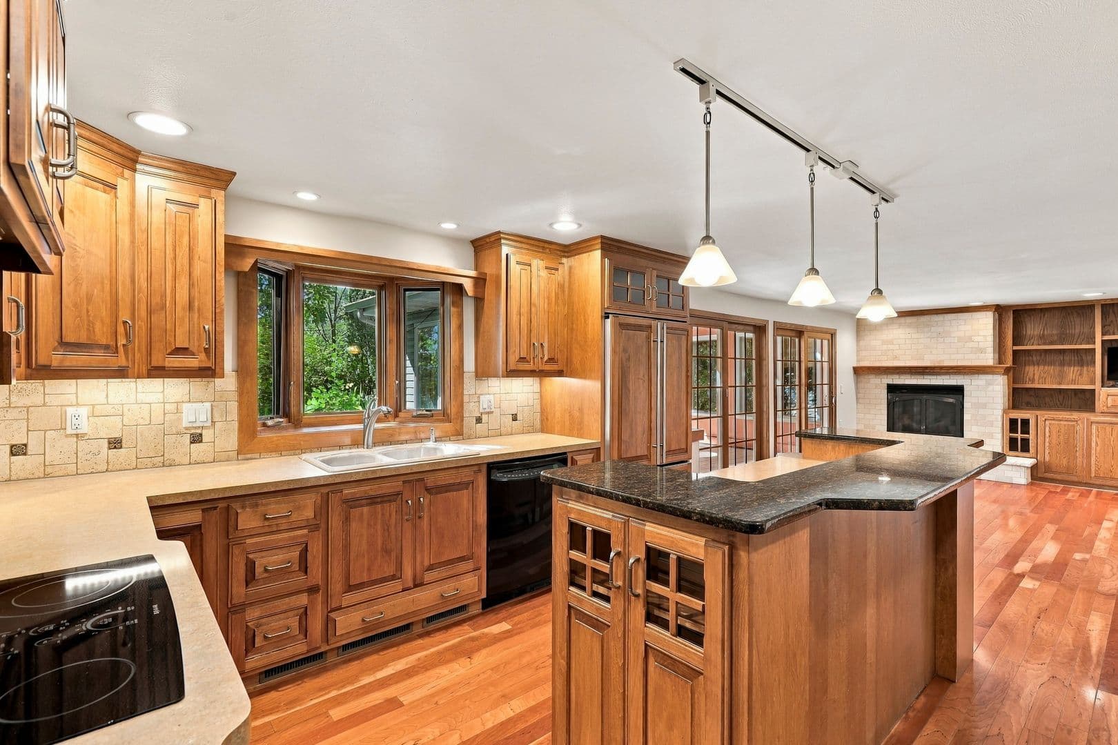 Appleton House: 939 W. Lindbergh Street