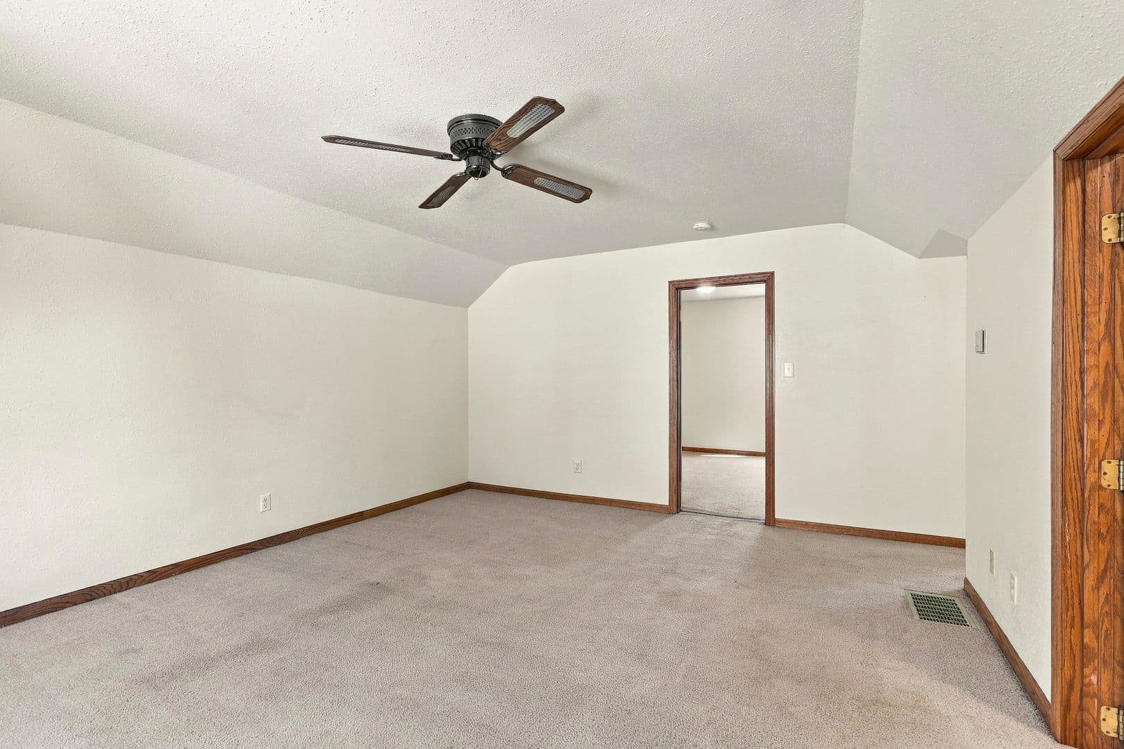 Fond Du Lac Apartment: 28 E. 11th Street