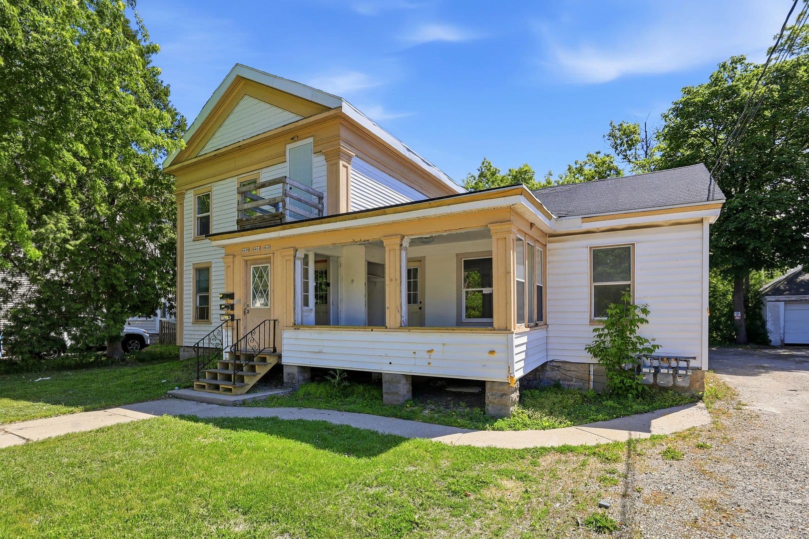 Oshkosh Apartment: 840 Jackson Street