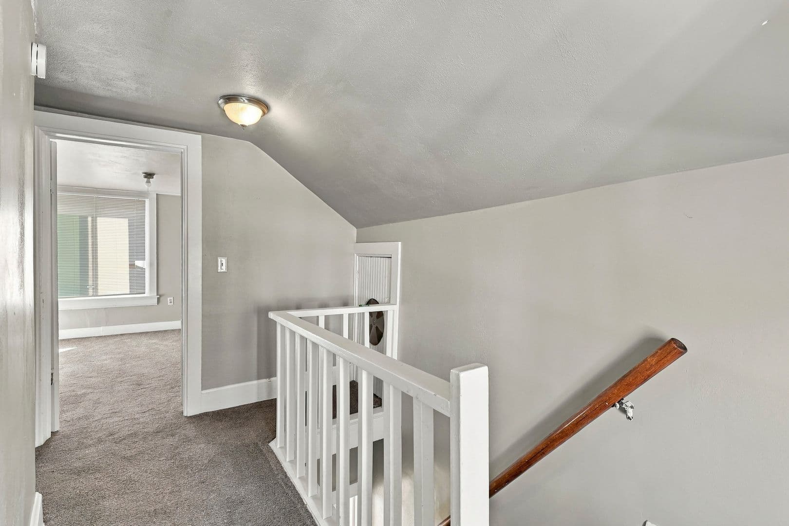 Oshkosh House: 333 Saratoga Avenue