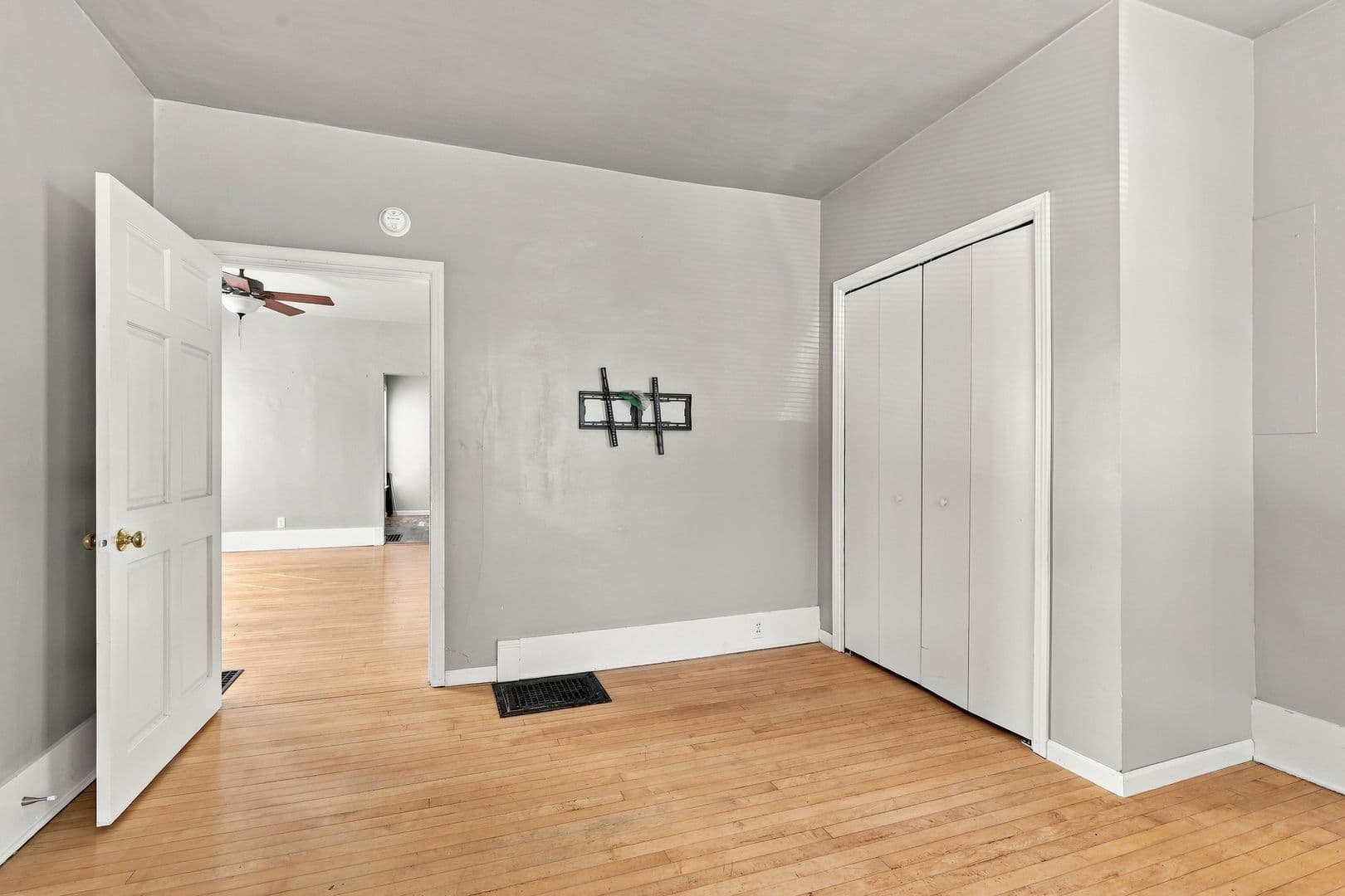 Oshkosh House: 333 Saratoga Avenue