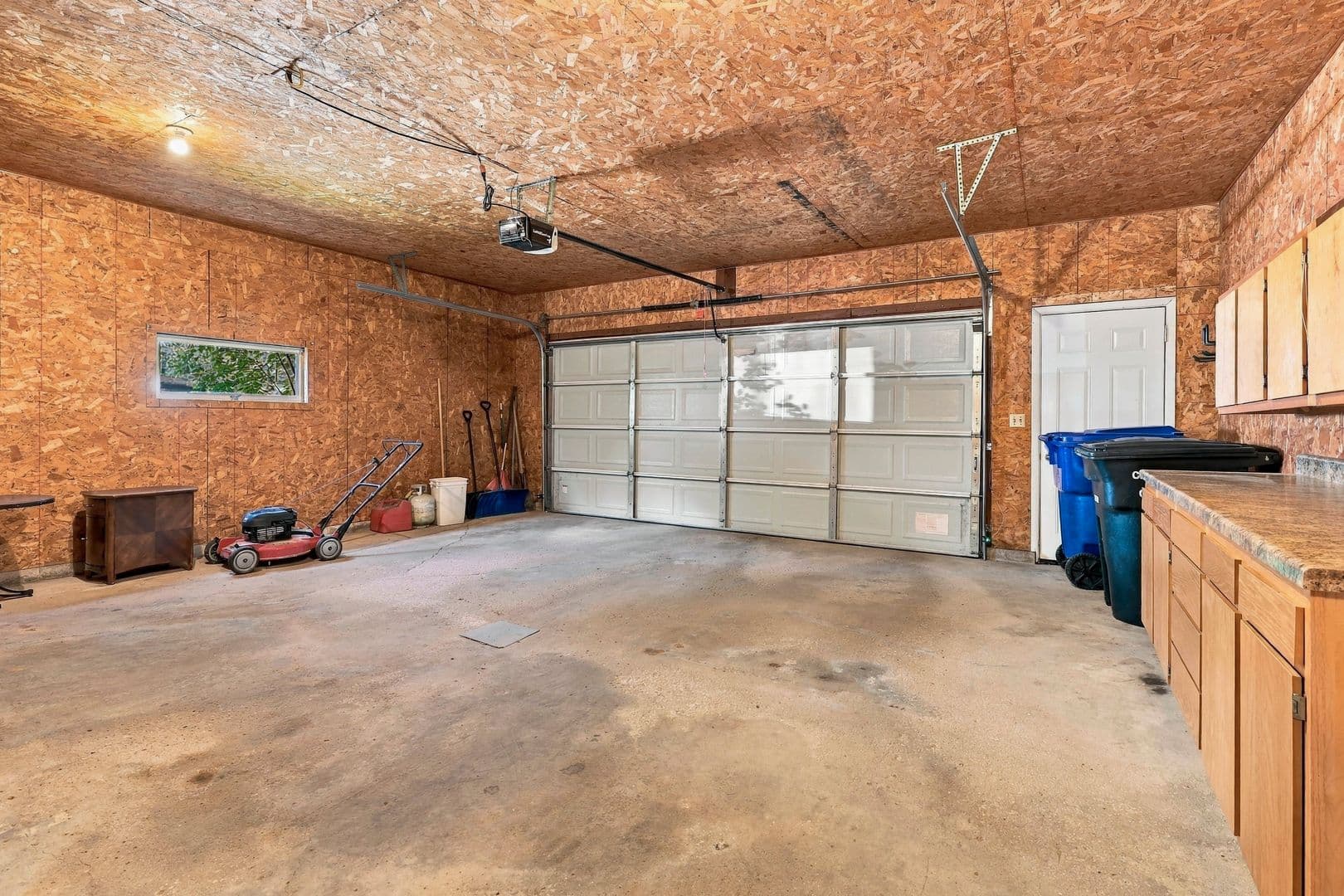 Appleton House: 939 W. Lindbergh Street