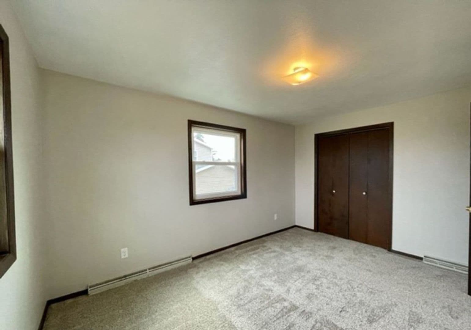 Appleton Apartment: 1352 W. Hiawatha Drive
