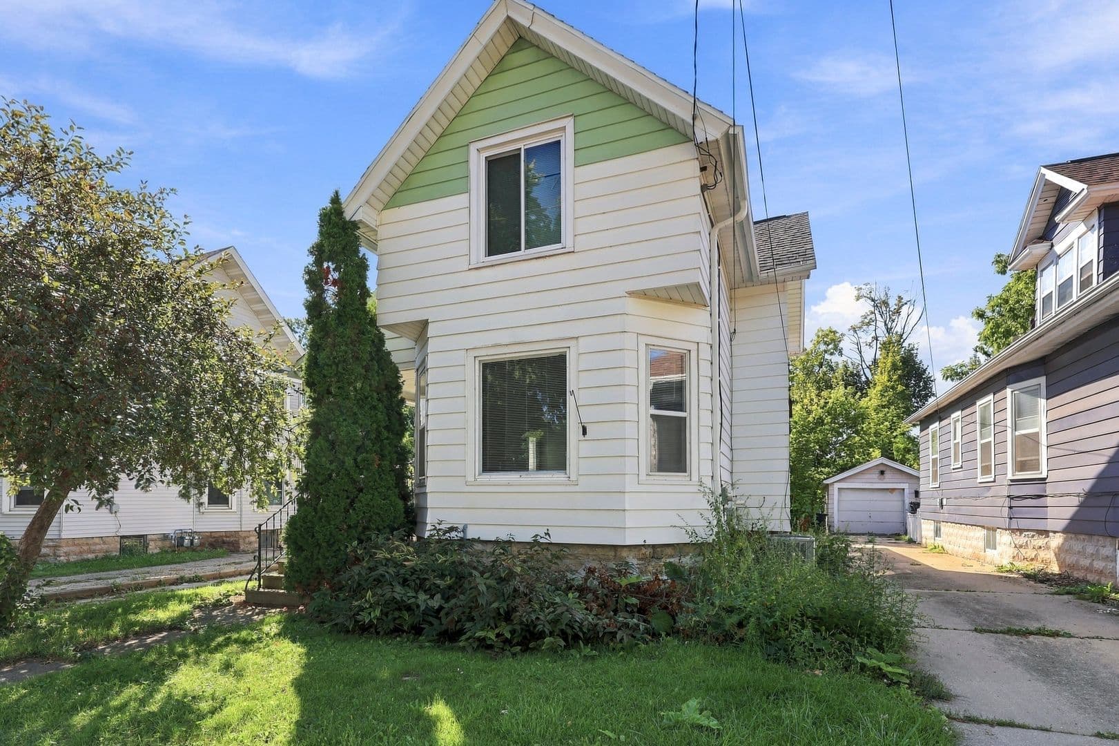 Oshkosh House: 333 Saratoga Avenue