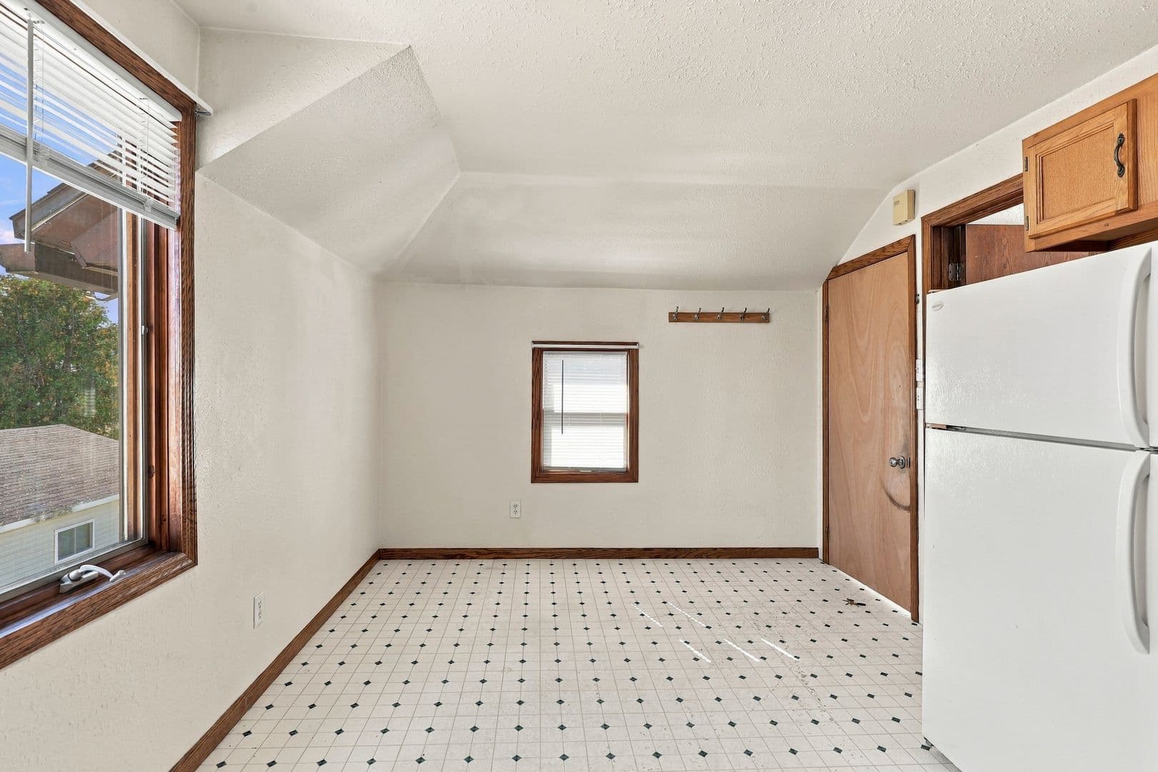 Fond Du Lac Apartment: 28 E. 11th Street