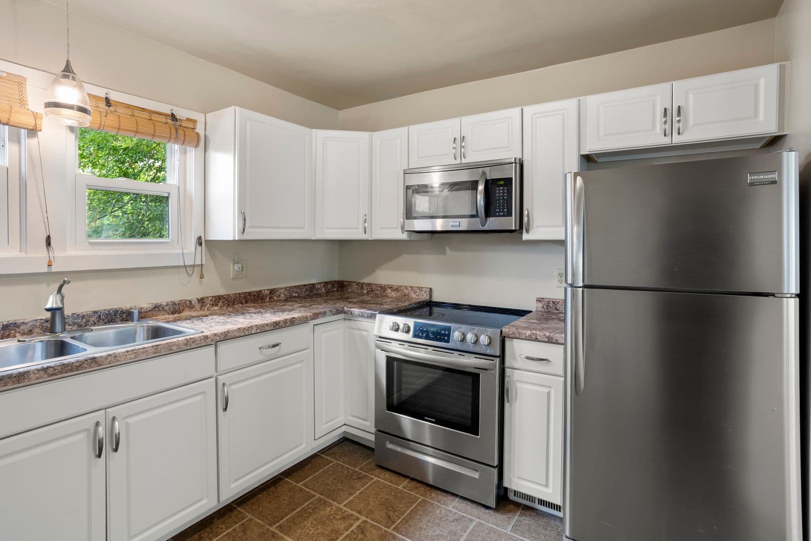 Appleton House: 1008 N. Bennett Street