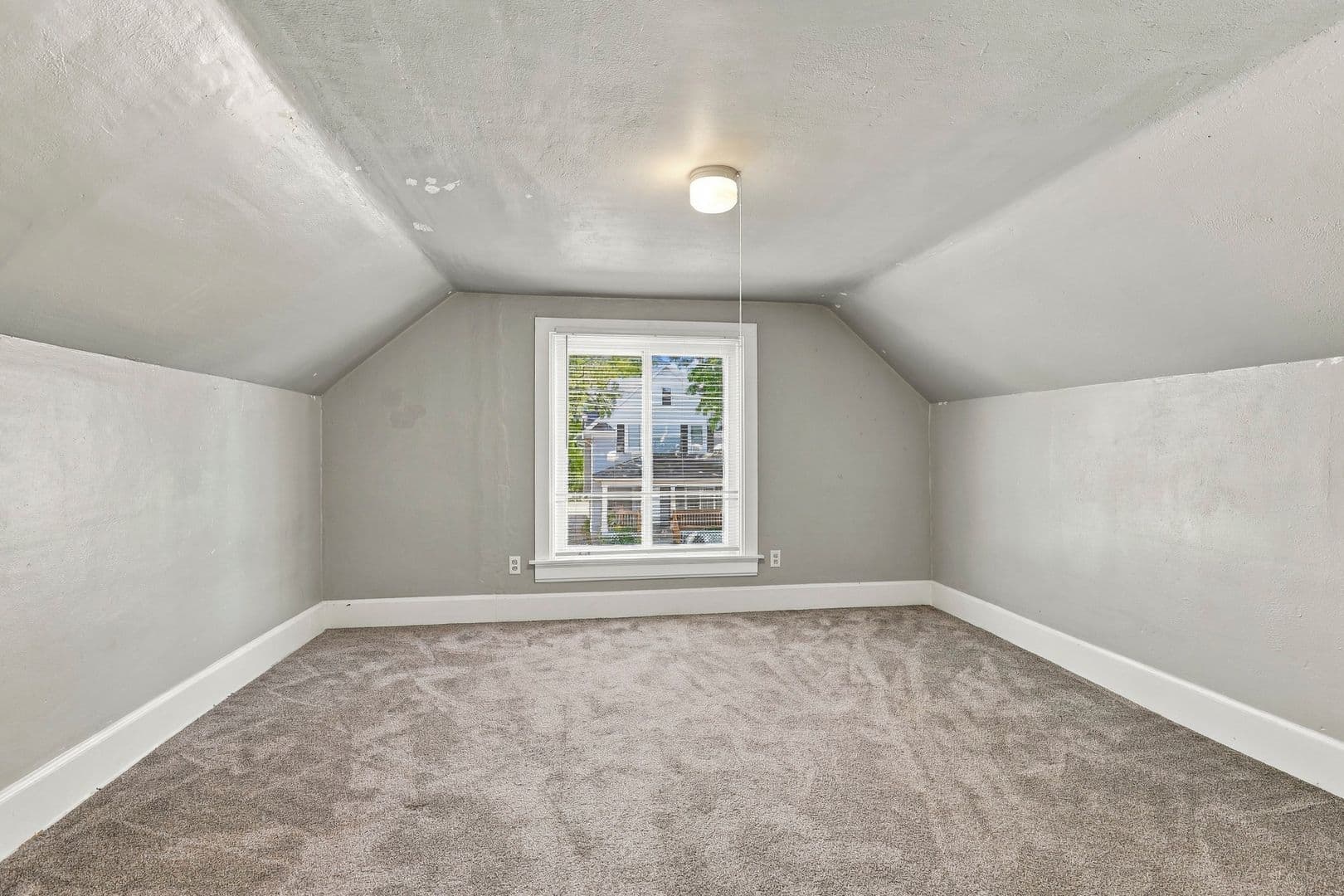 Oshkosh House: 333 Saratoga Avenue