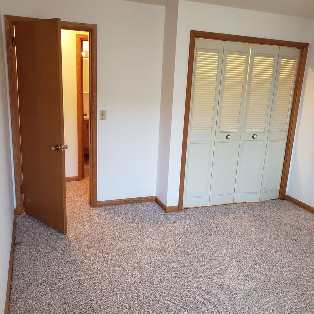 Stevens Point Apartment: 1609 Fourth Avenue