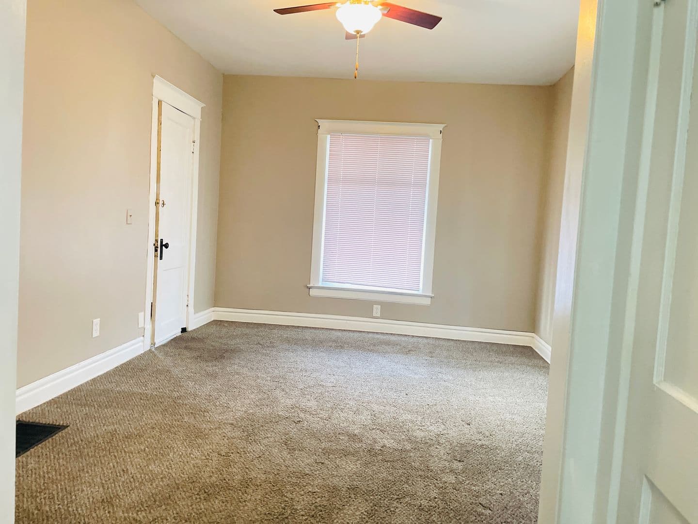Independence Apartment: 604 W Maple
