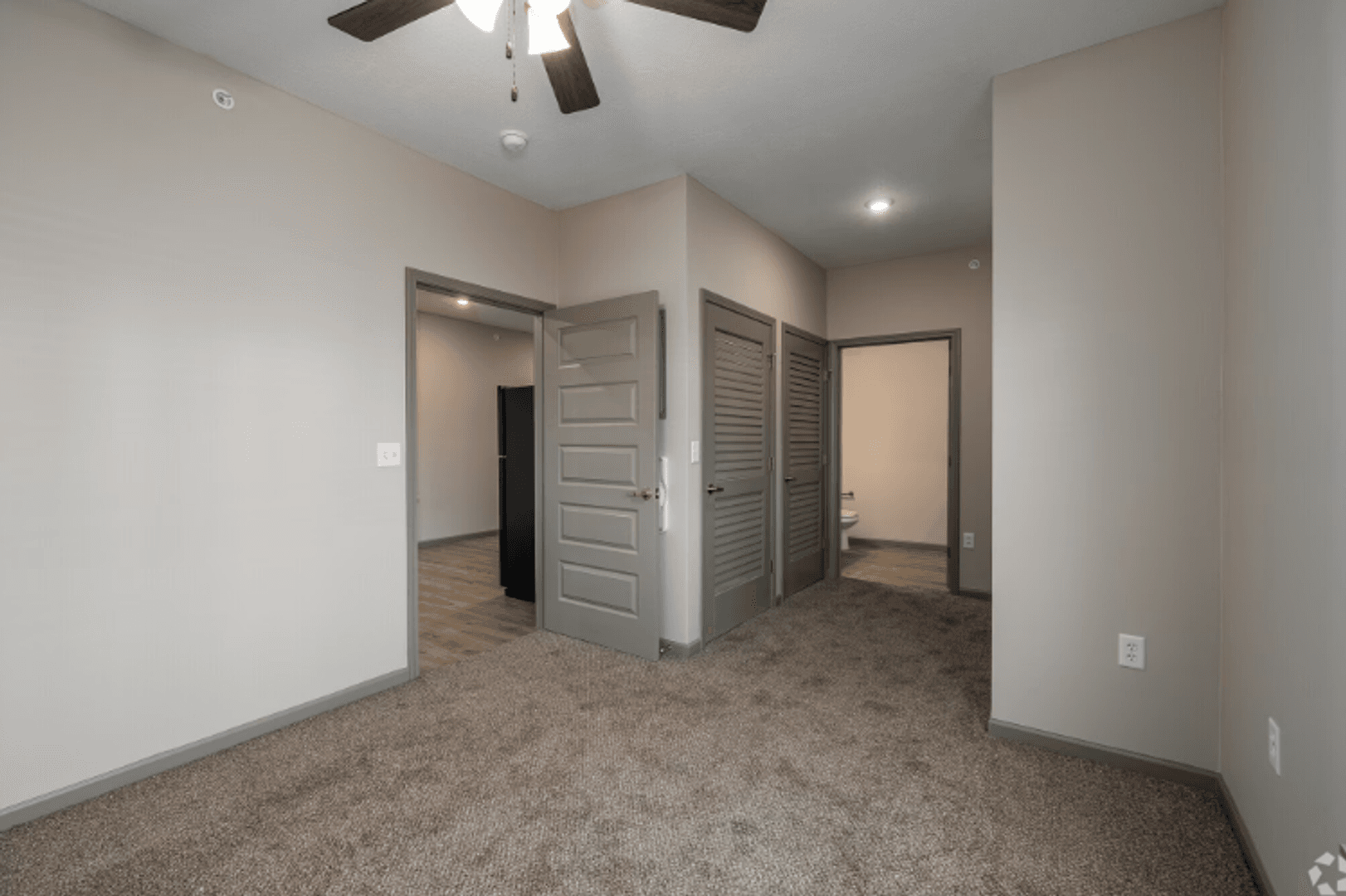 Nixa Apartment: 106 East Greenbriar Drive