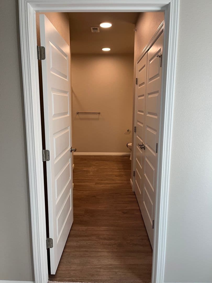 Springfield Apartment: 1735 E Valley Water Mill Rd