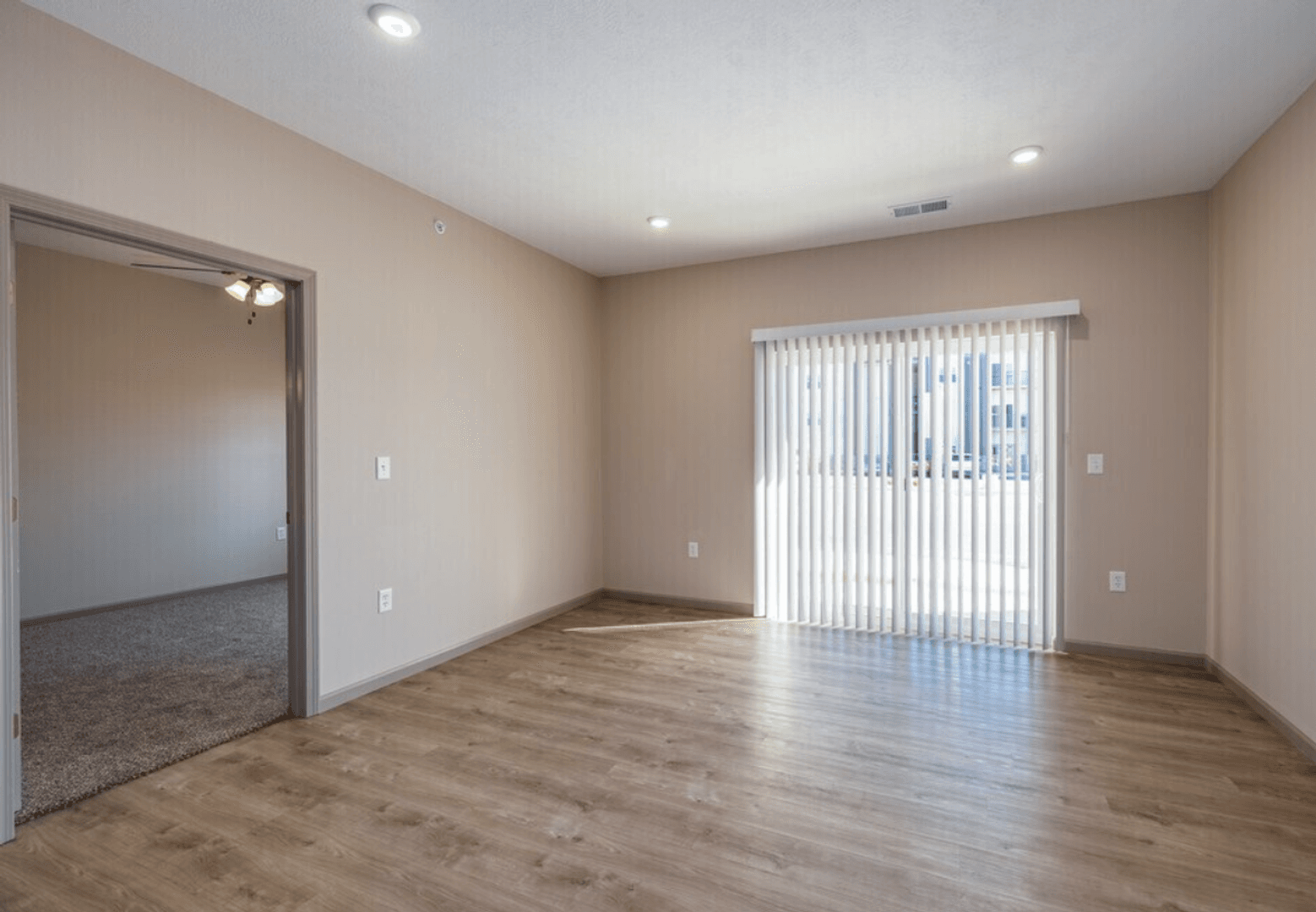 Nixa Apartment: 106 East Greenbriar Drive