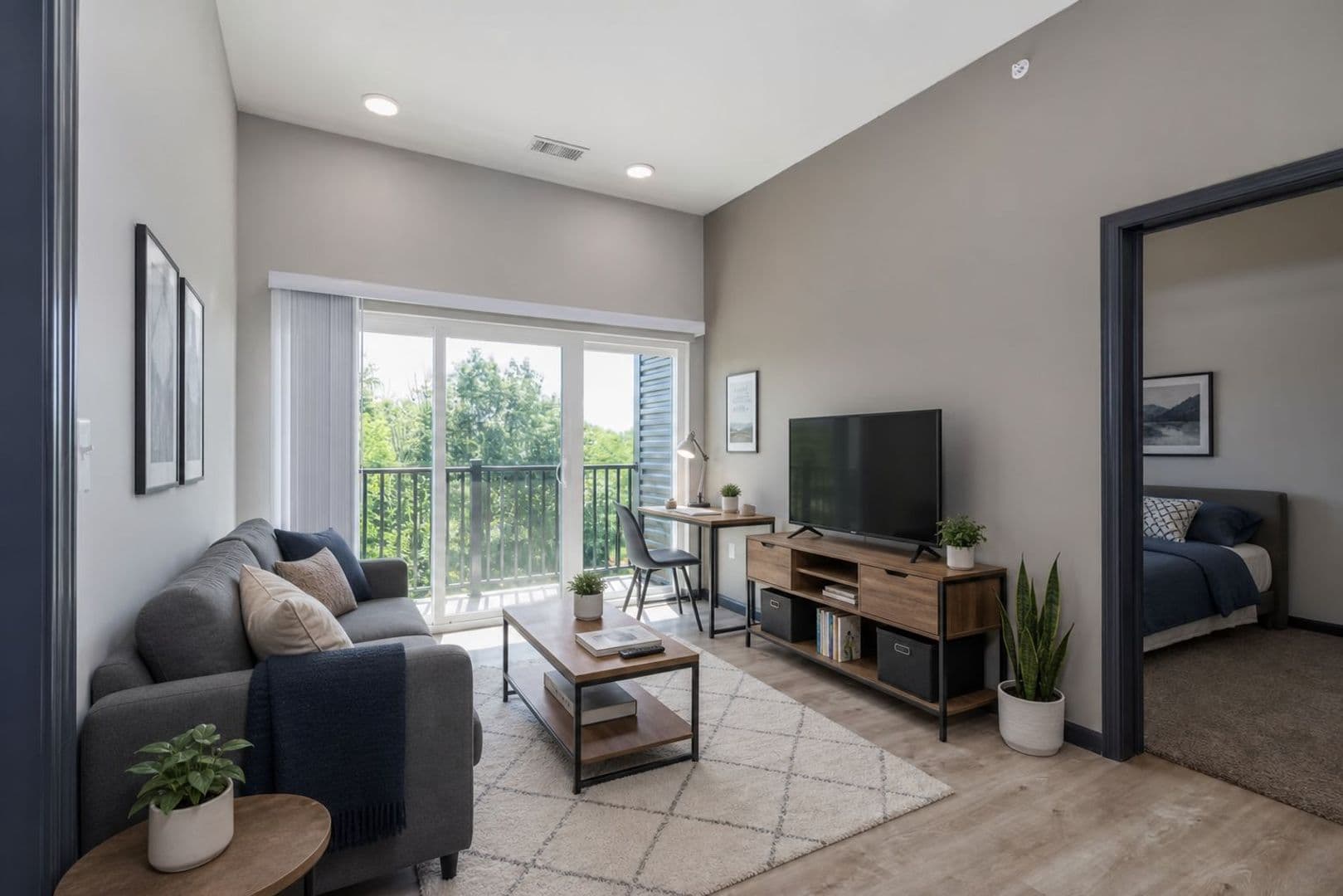 Springfield Apartment: 3080 E Cherry Street