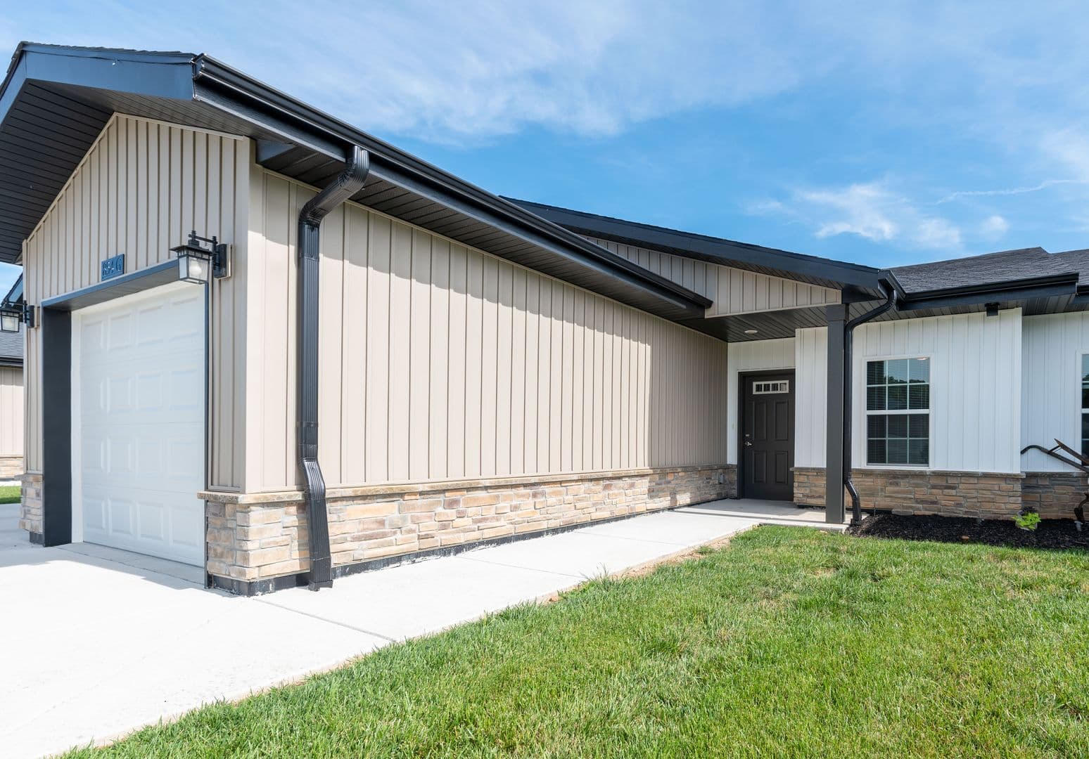 Rogersville Townhome: Logan Street
