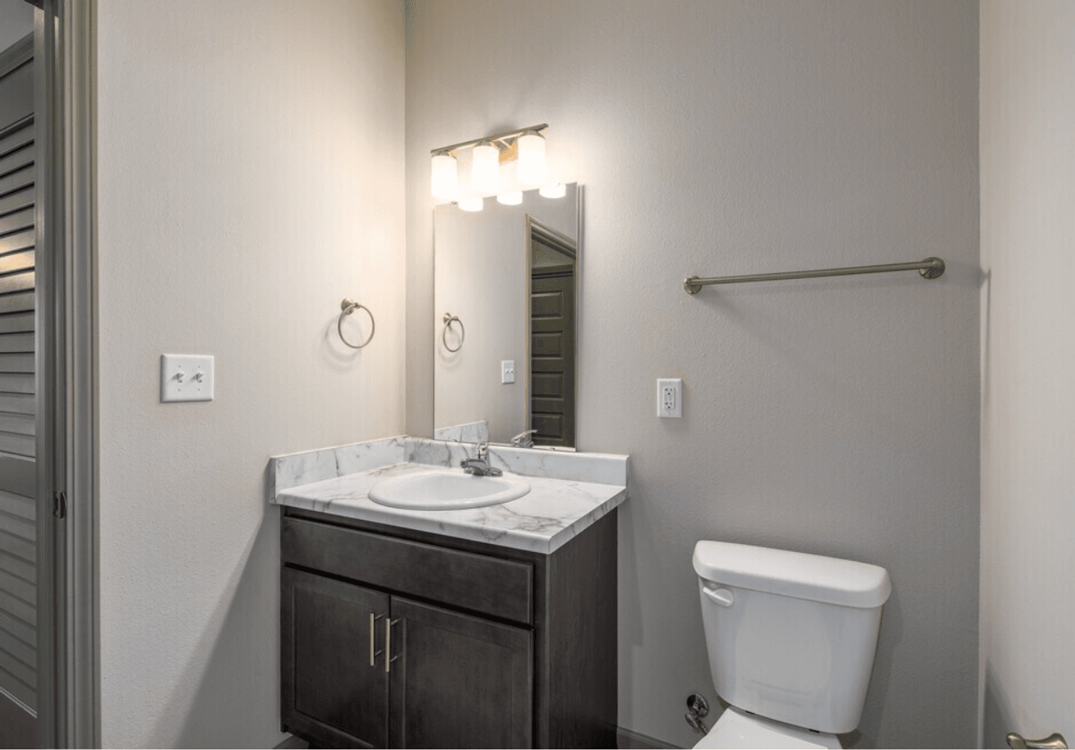 Nixa Apartment: 106 East Greenbriar Drive