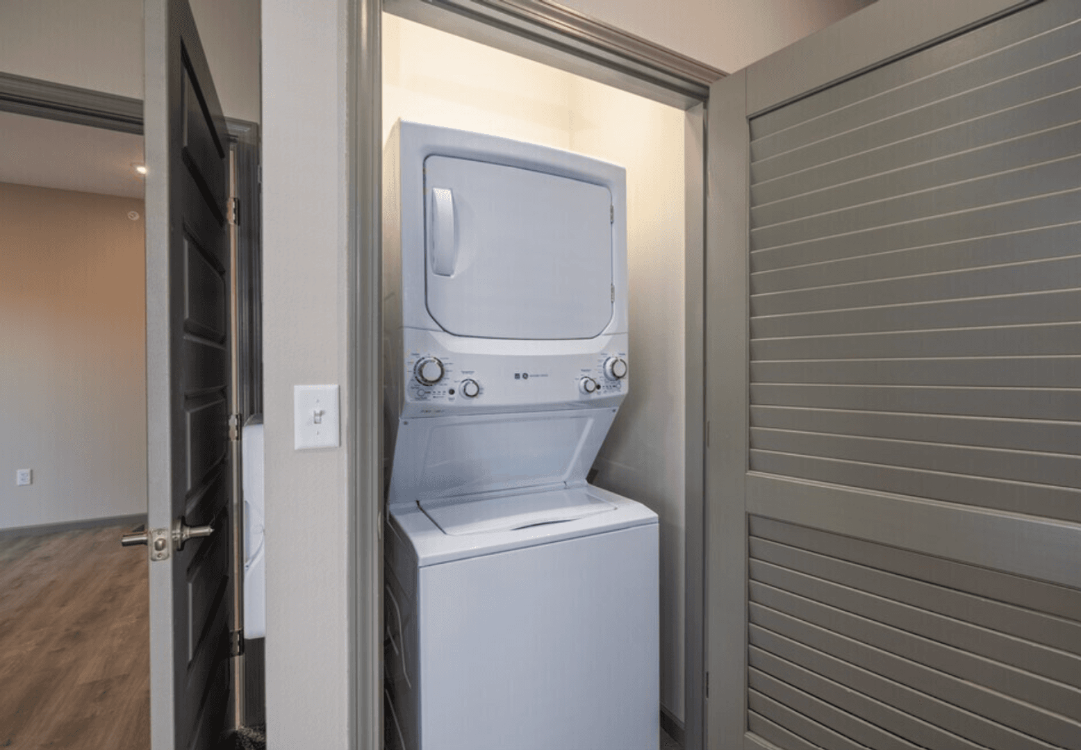 Nixa Apartment: 106 East Greenbriar Drive
