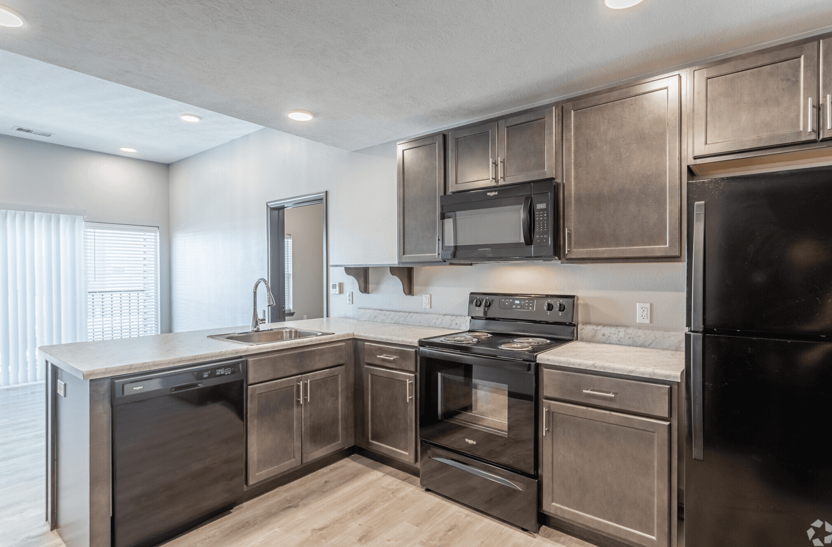 Springfield Apartment: 3080 E Cherry Street
