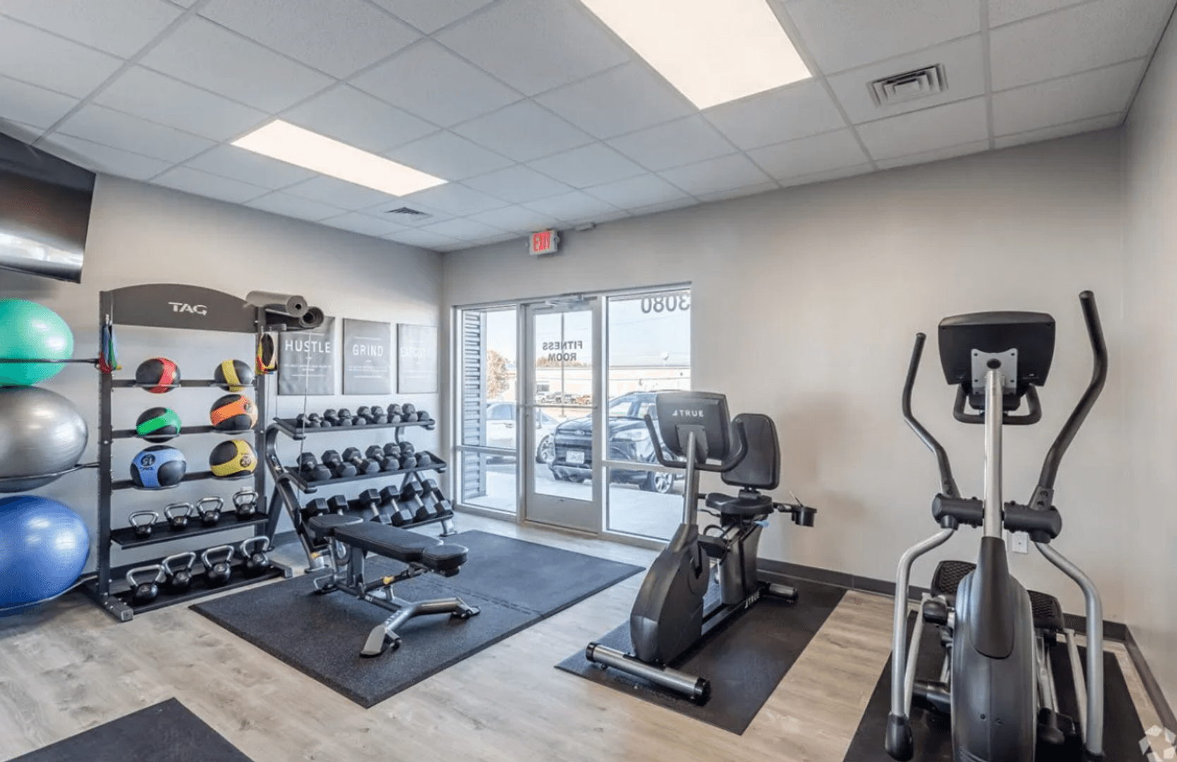 Springfield Apartment: 3080 E Cherry Street