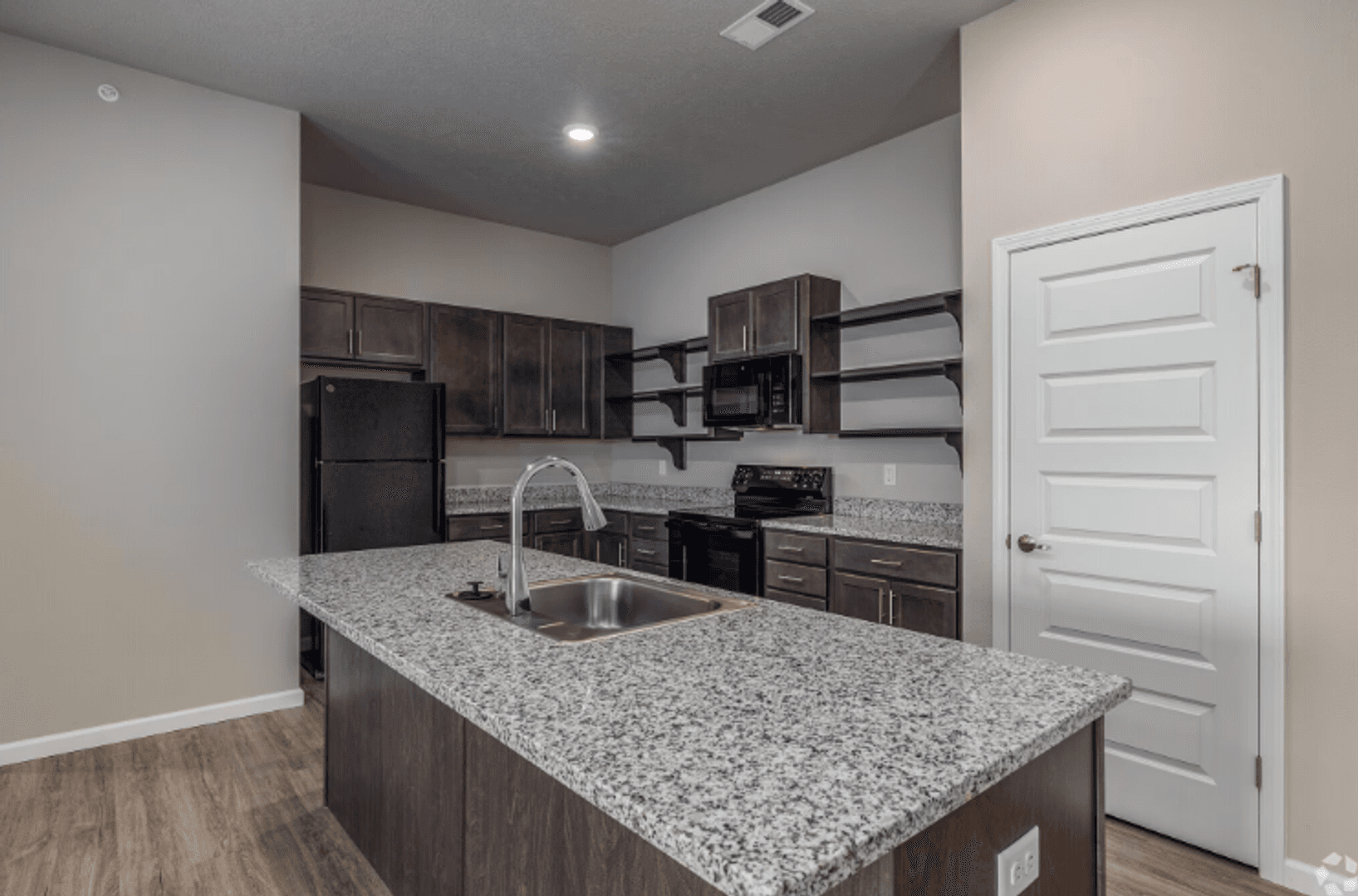 Ozark Apartment: 2349 N 20th St