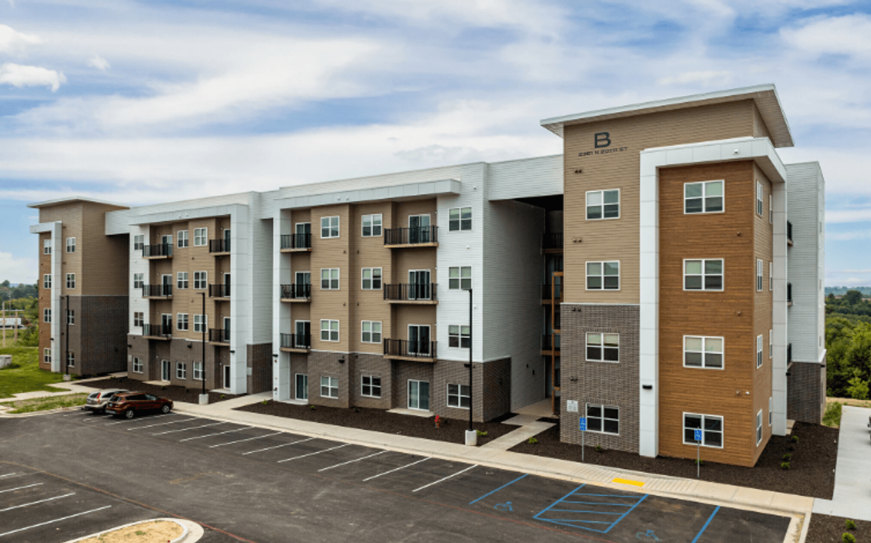 Ozark Apartment: 2365 N 20th St - A 120