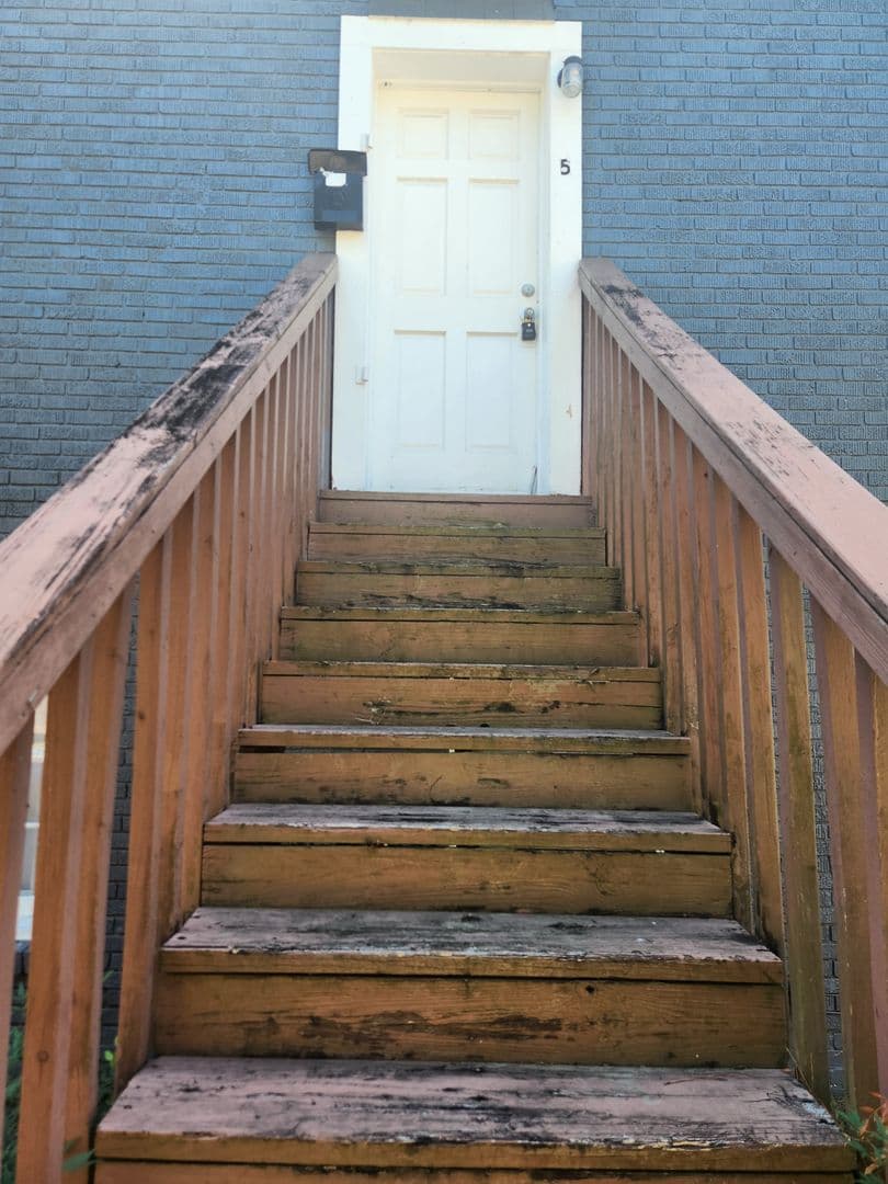 Columbus Apartment: 917 Oakview Ave
