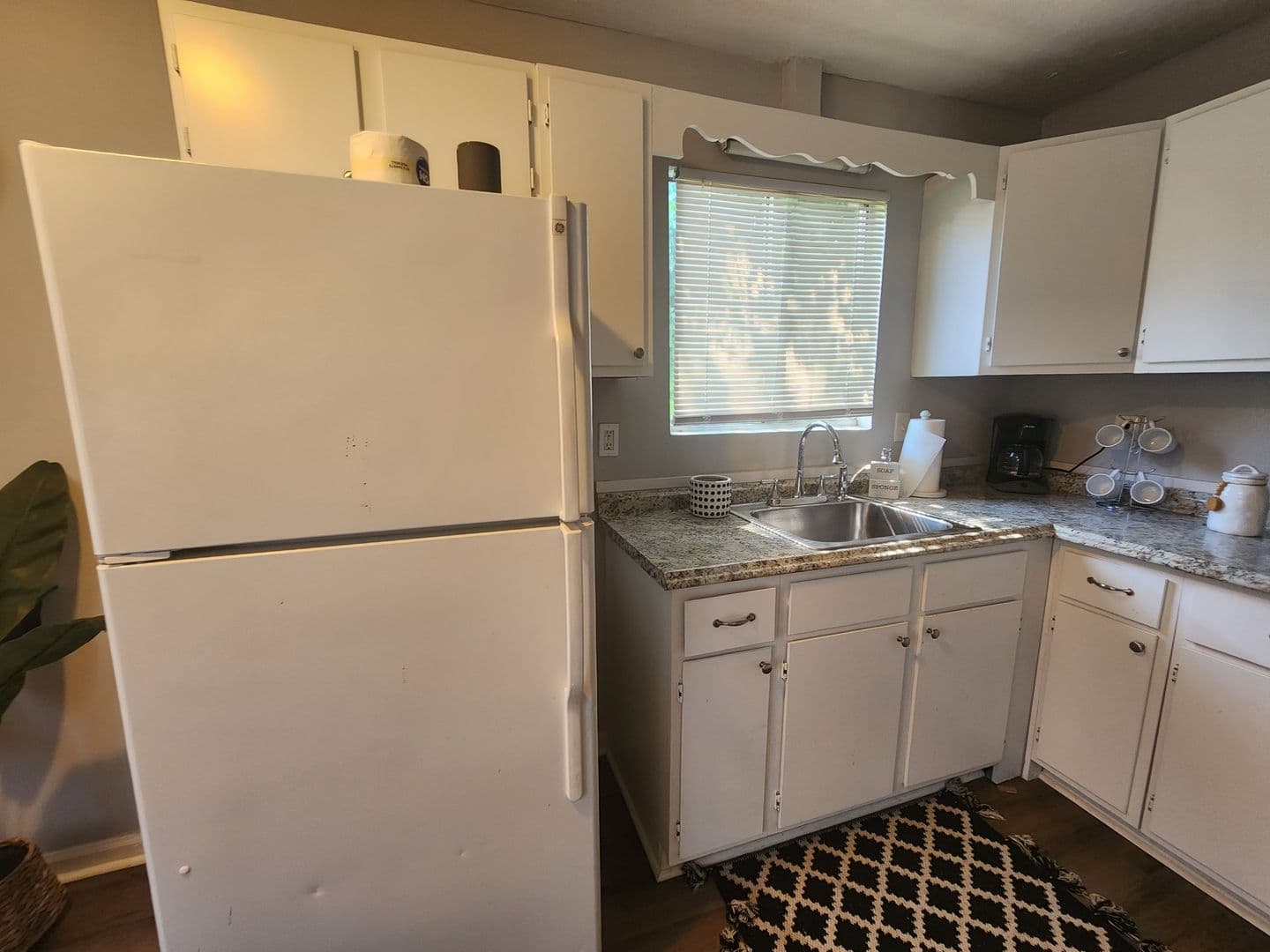 Columbus Apartment: 917 Oakview Ave