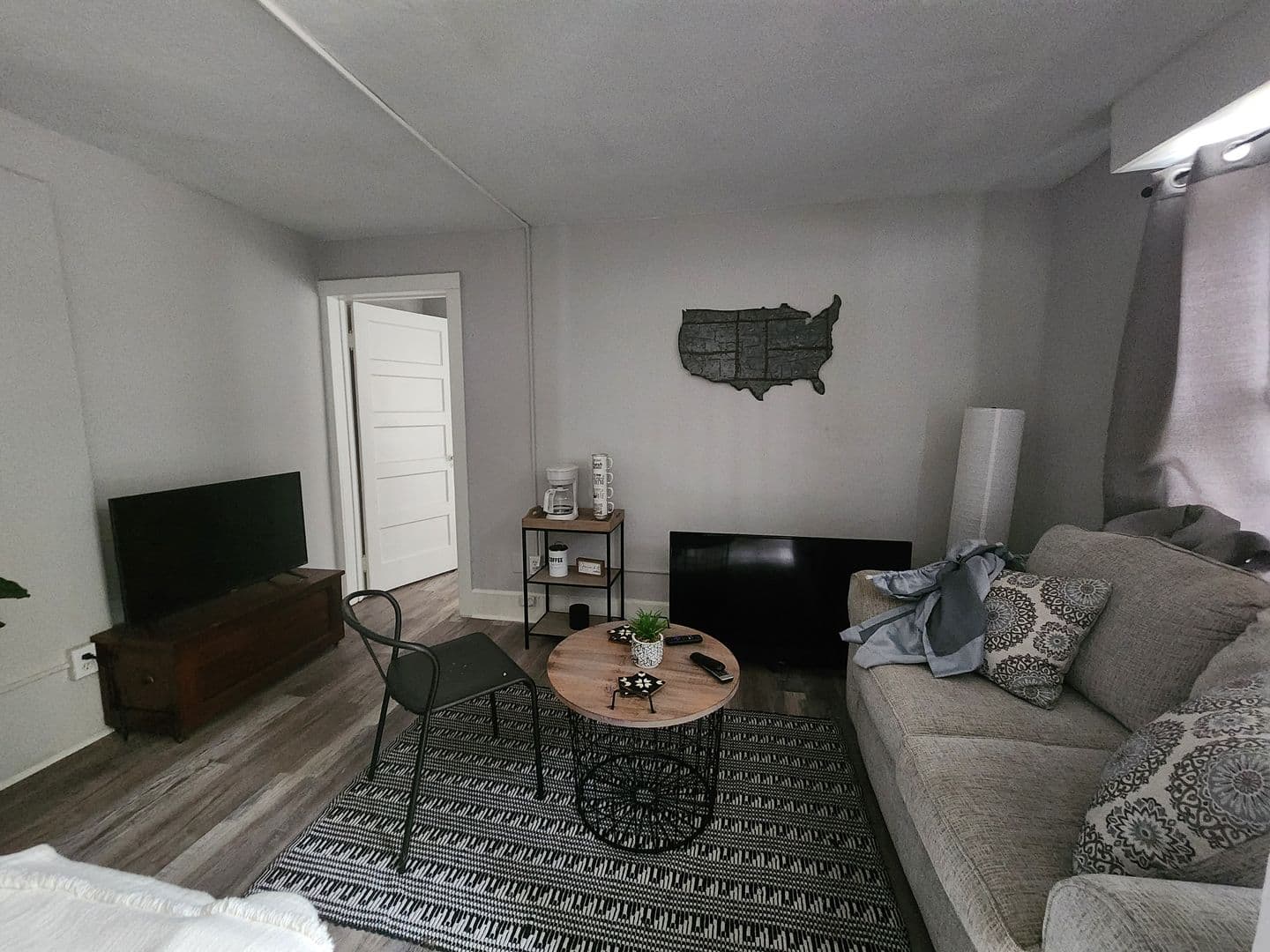 Columbus Apartment: 917 Oakview Ave