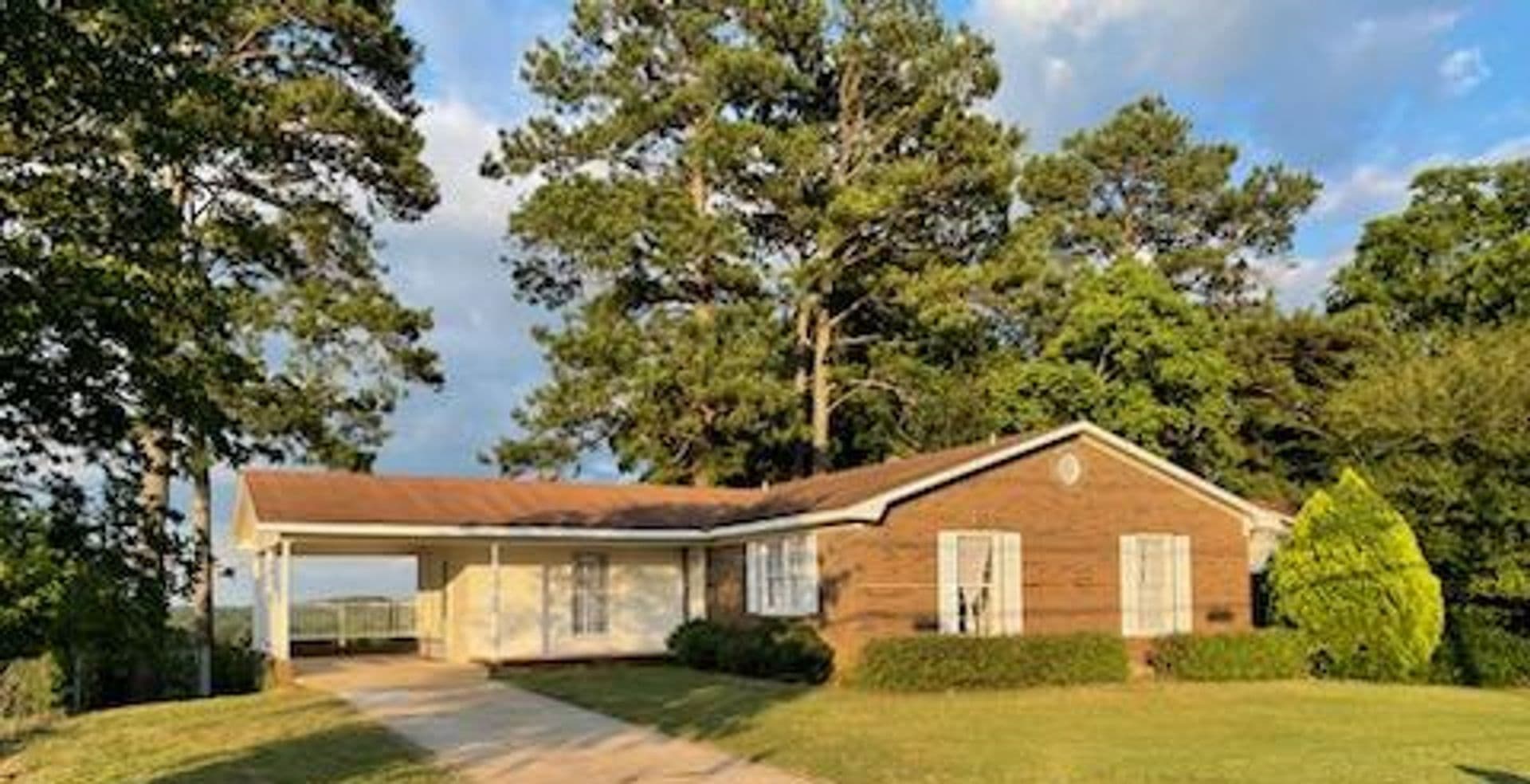 Columbus House: 1136 Bunker Hill Road