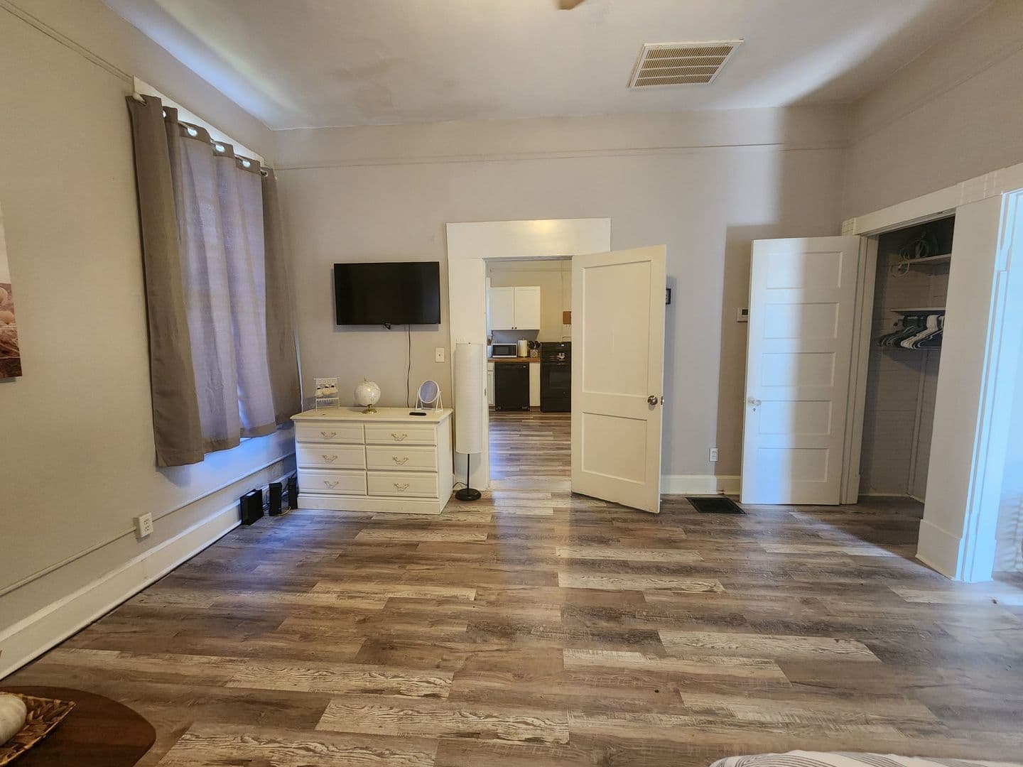 Columbus Apartment: 917 Oakview Ave
